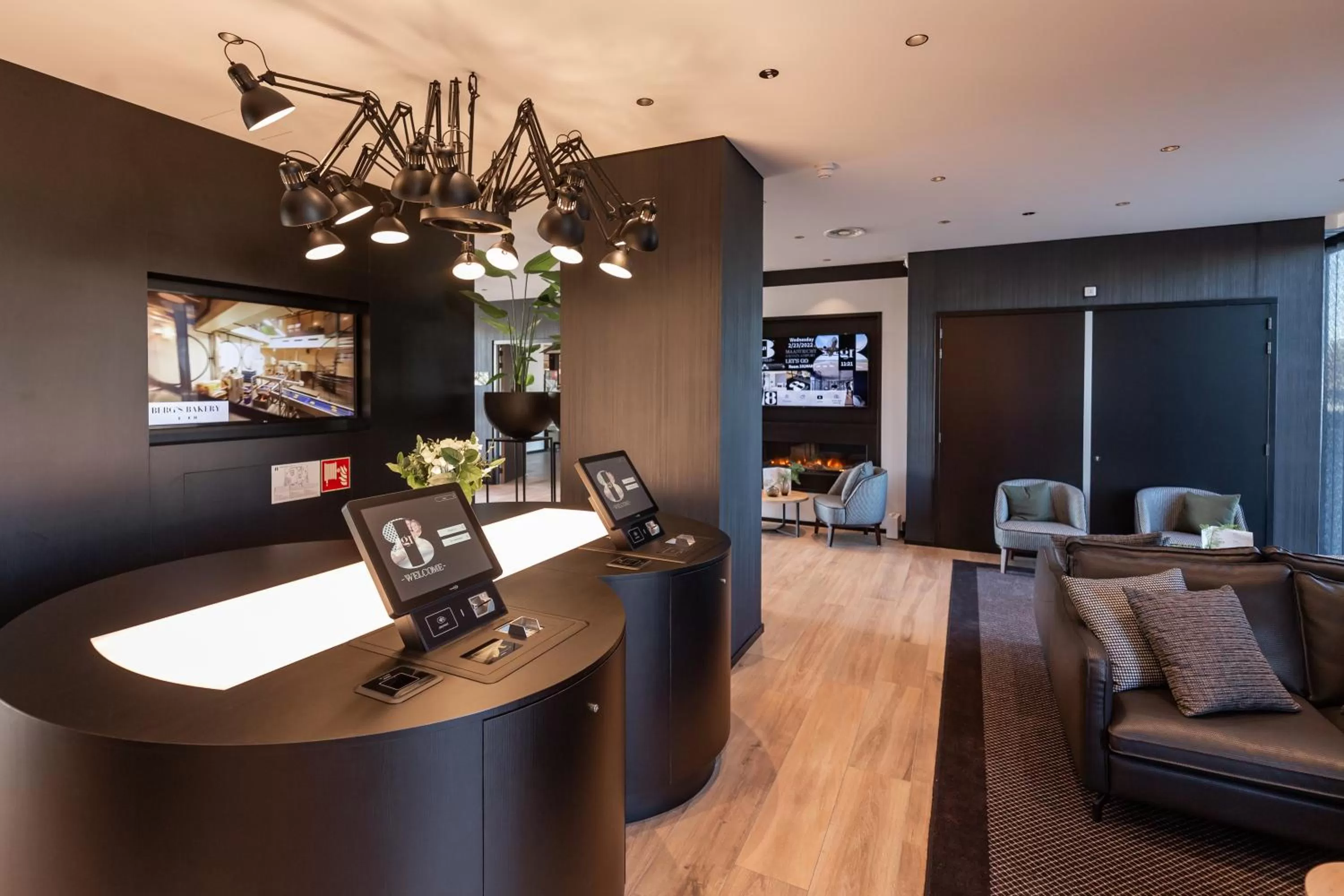 Lobby or reception in Gr8 Hotel Maastricht Aachen Airport