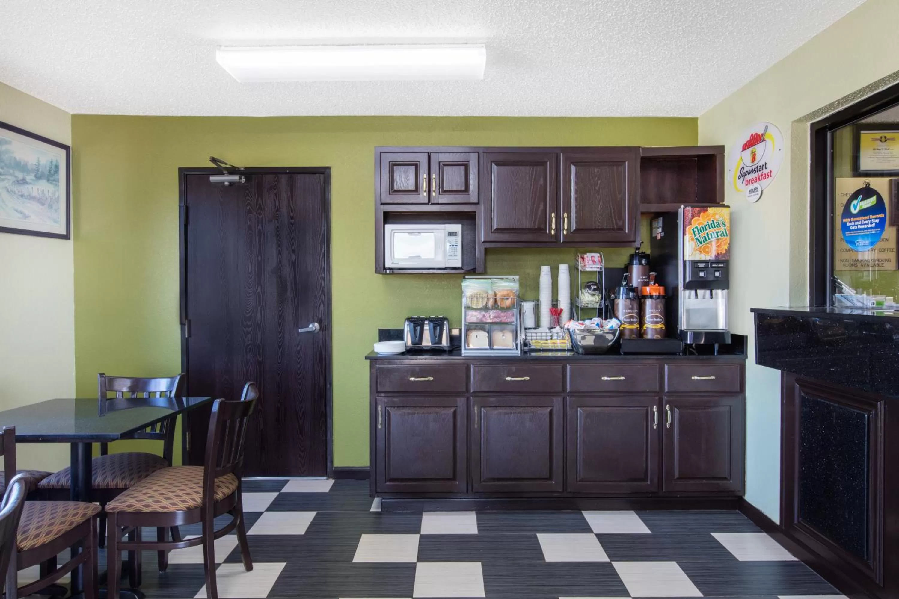 Continental breakfast in Super 8 by Wyndham Aberdeen MD