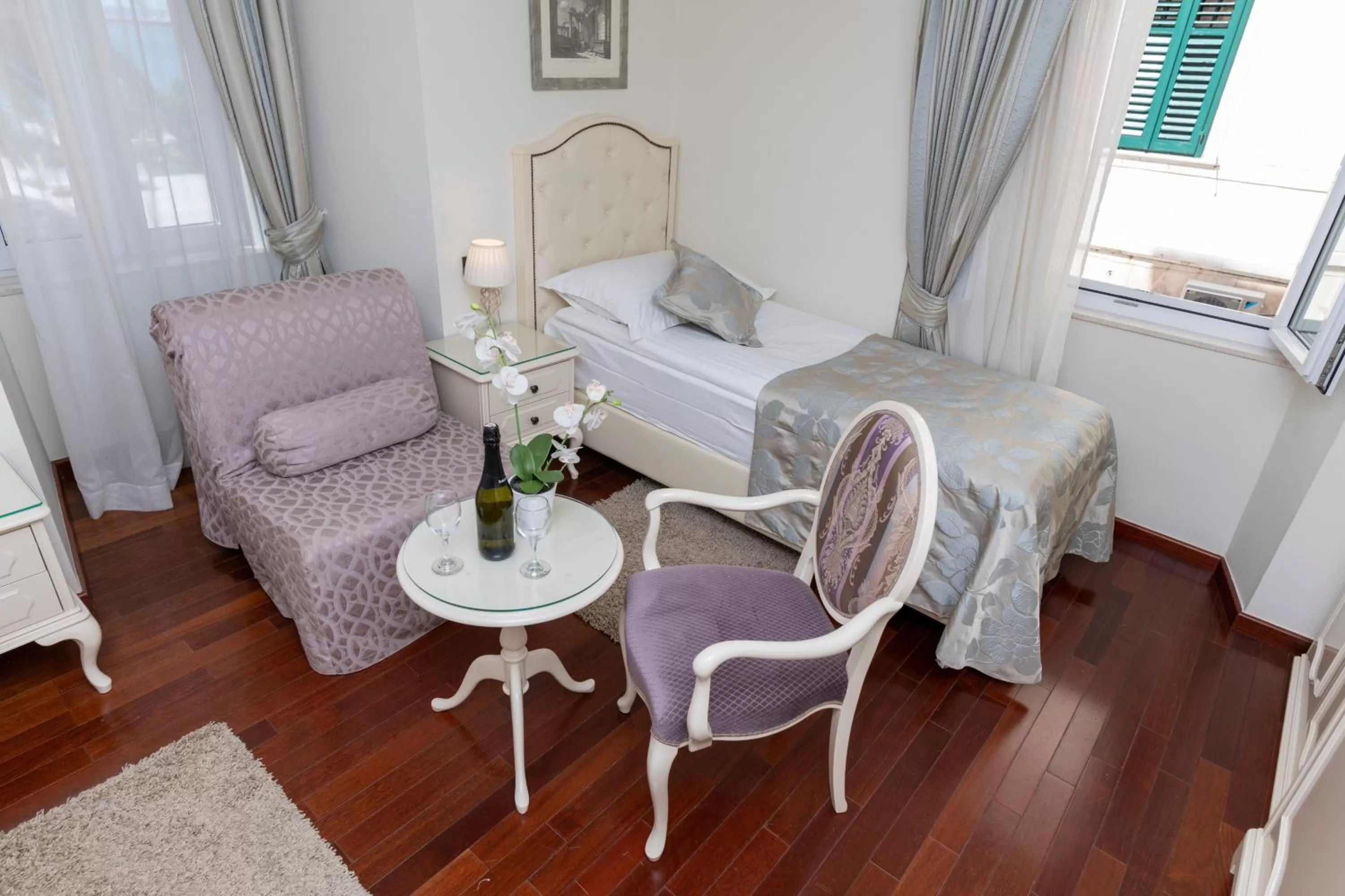 Bedroom, Bed in Deluxe Collection Hotel Kastel - Depadanse