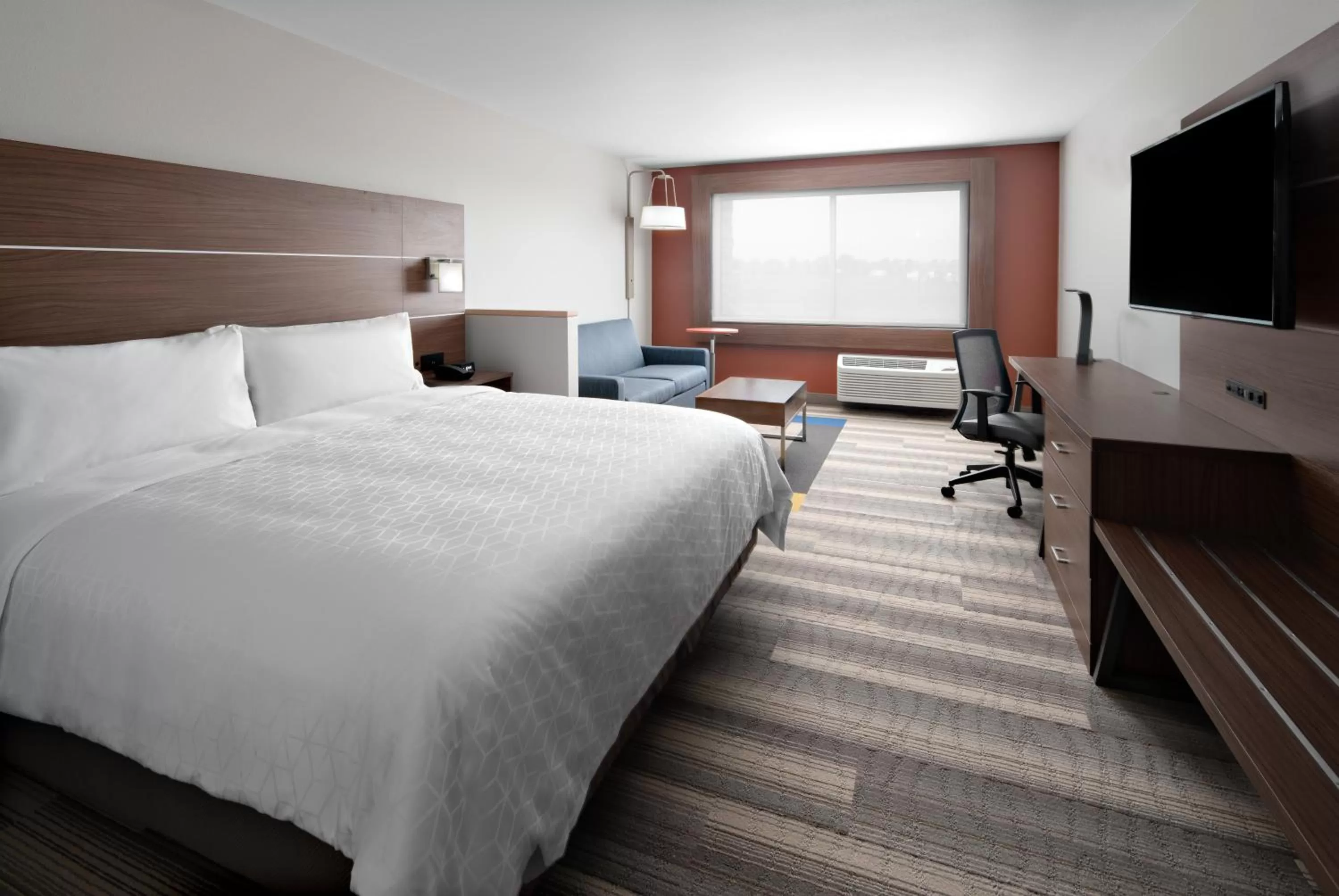 Photo of the whole room, Bed in Holiday Inn Express & Suites - Elkhorn - Lake Geneva Area by IHG