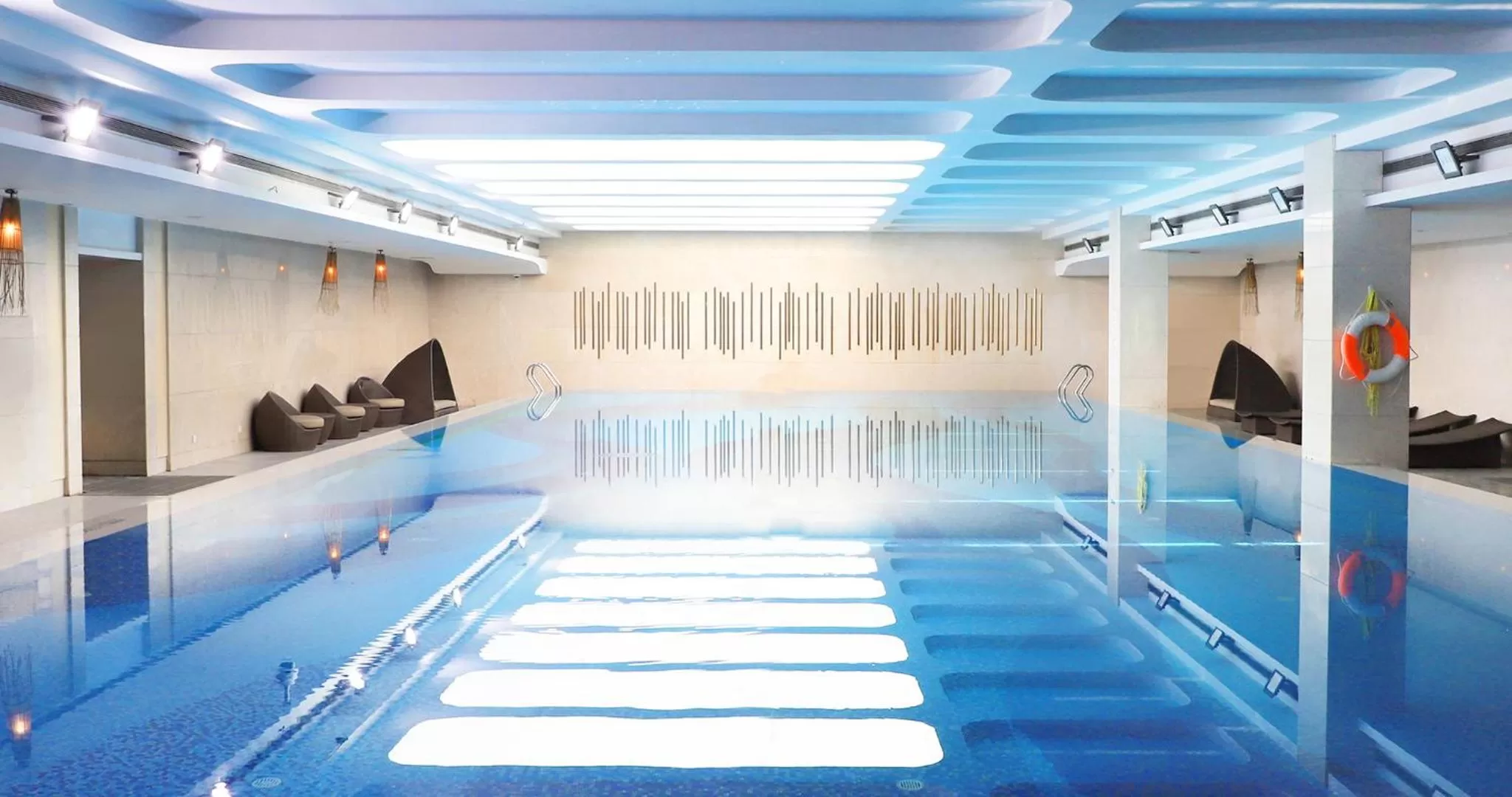 Swimming Pool in Sheraton Shanghai Hongkou Hotel