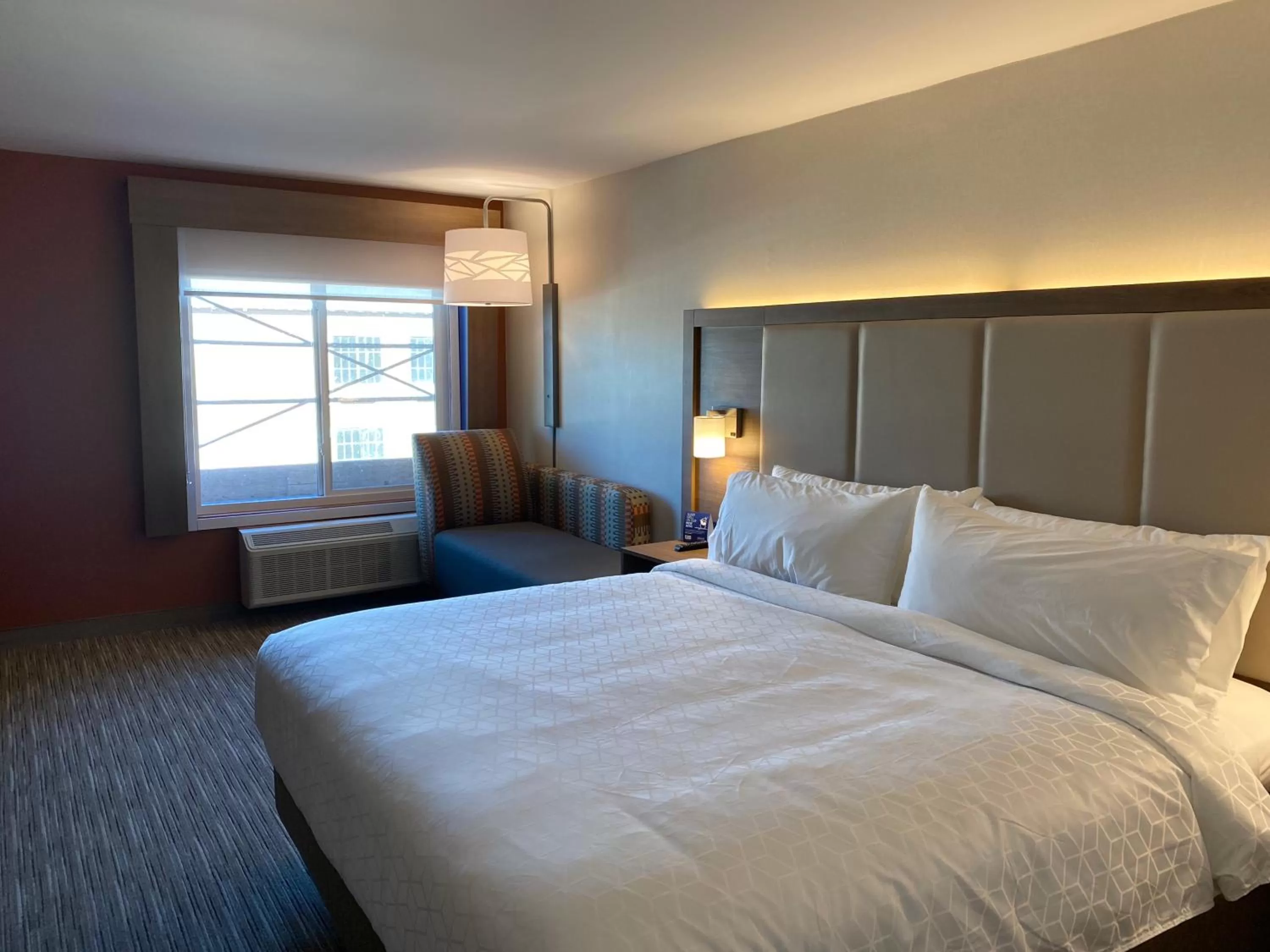 Bed in Holiday Inn Express & Suites Chatsworth by IHG
