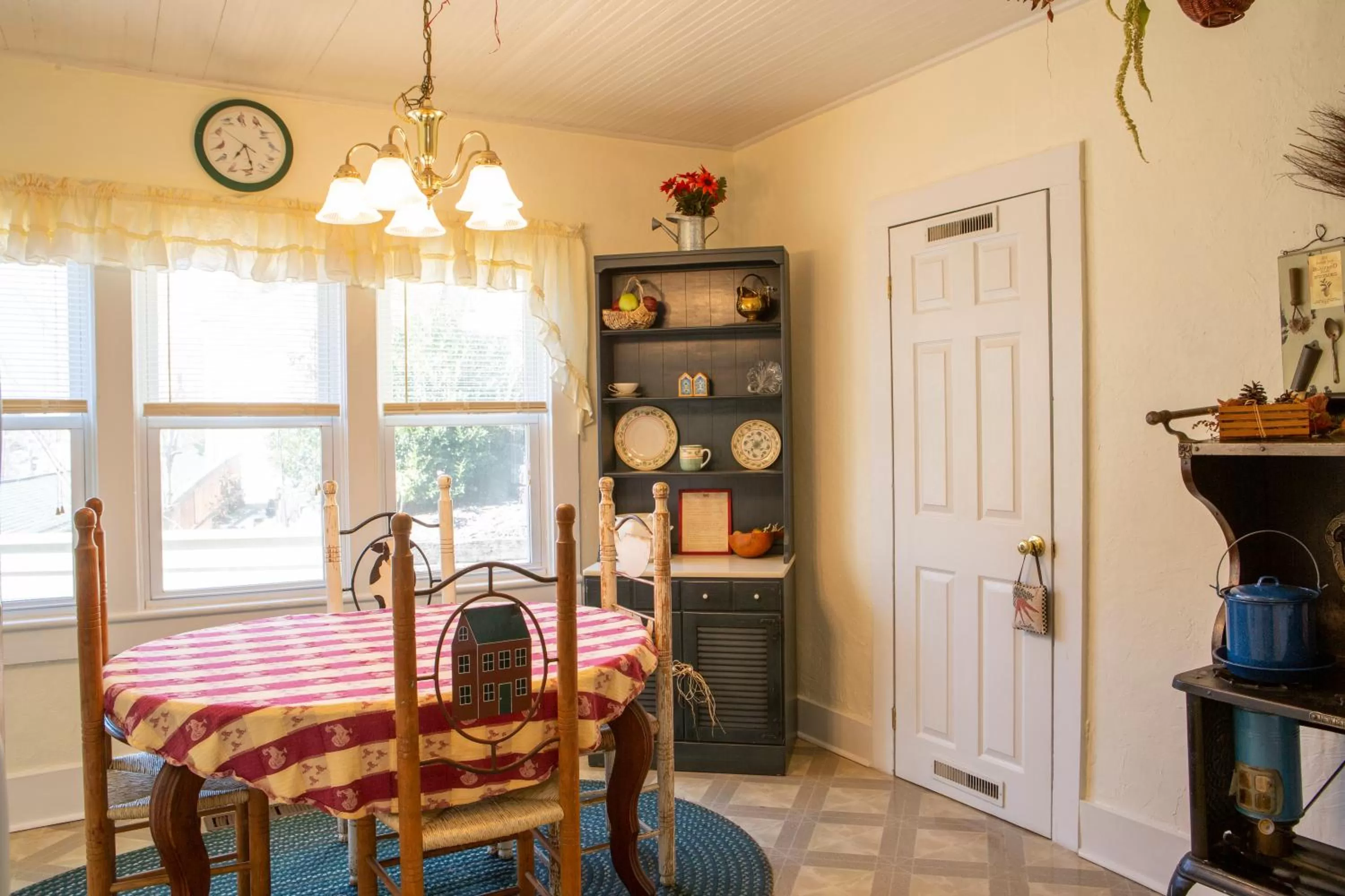 Dining area in The Chimney Rock Inn & Cottages