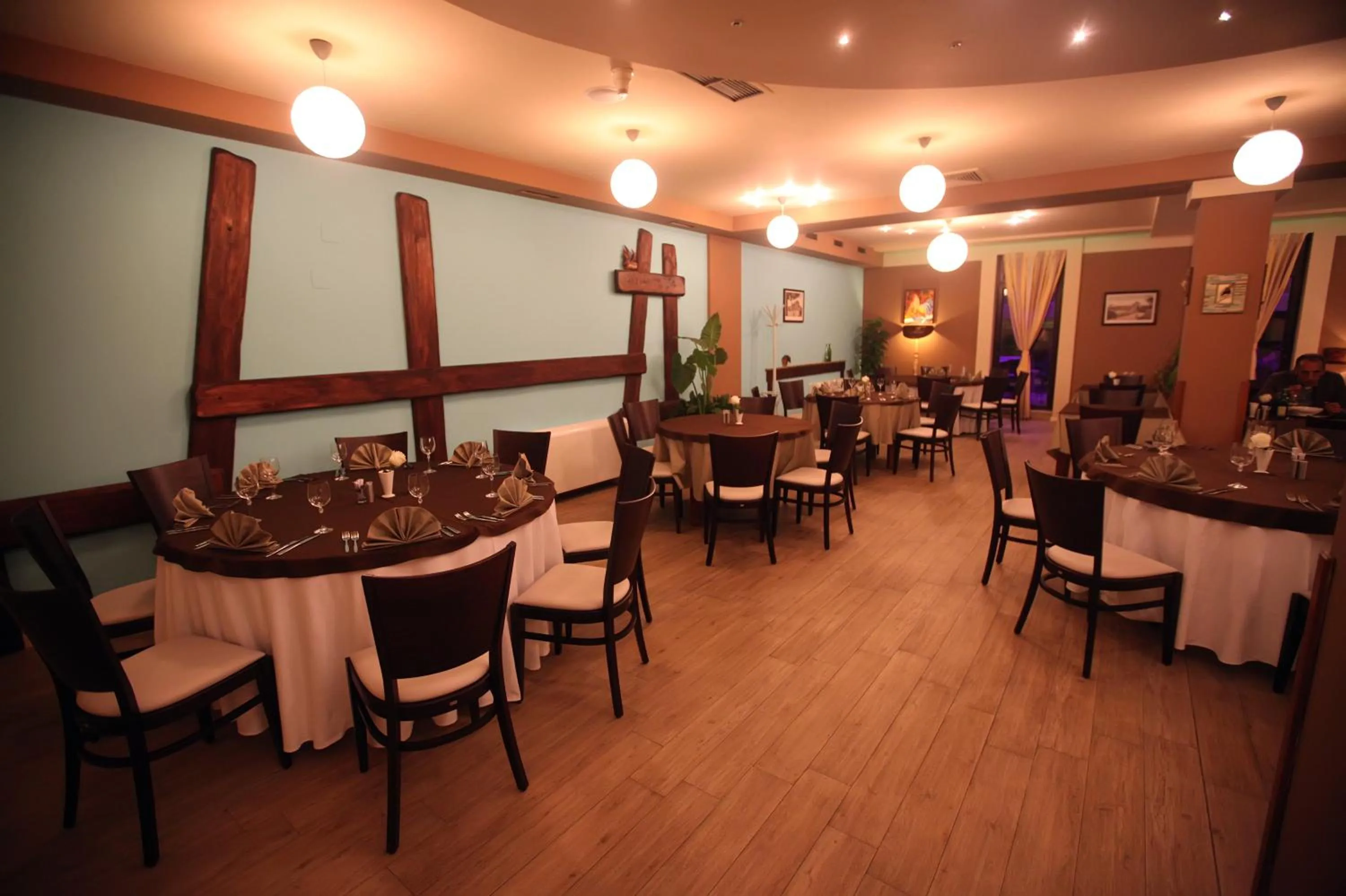 Restaurant/places to eat in Hotel Gallus