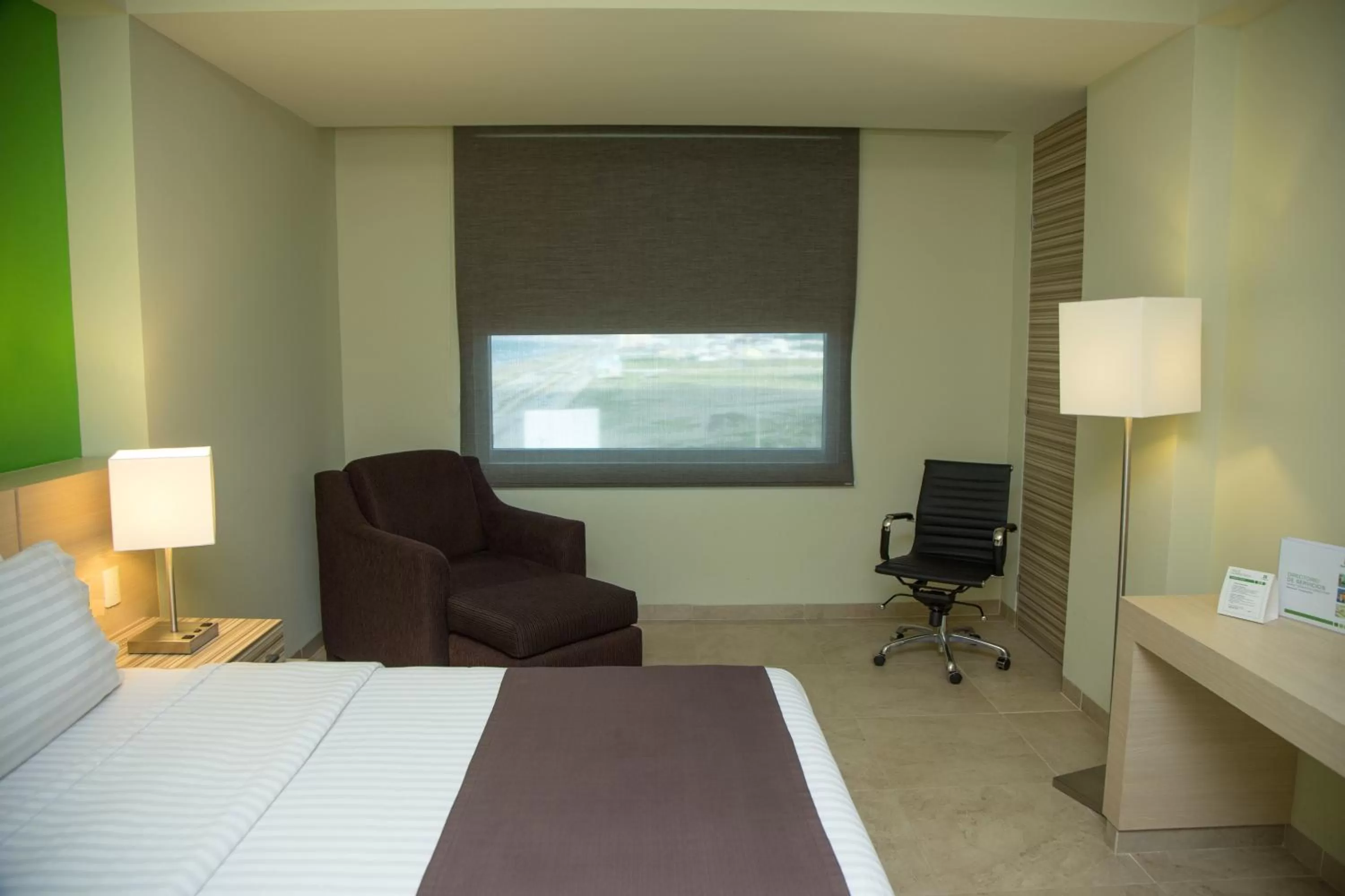 Photo of the whole room, Bed in Holiday Inn Coatzacoalcos by IHG