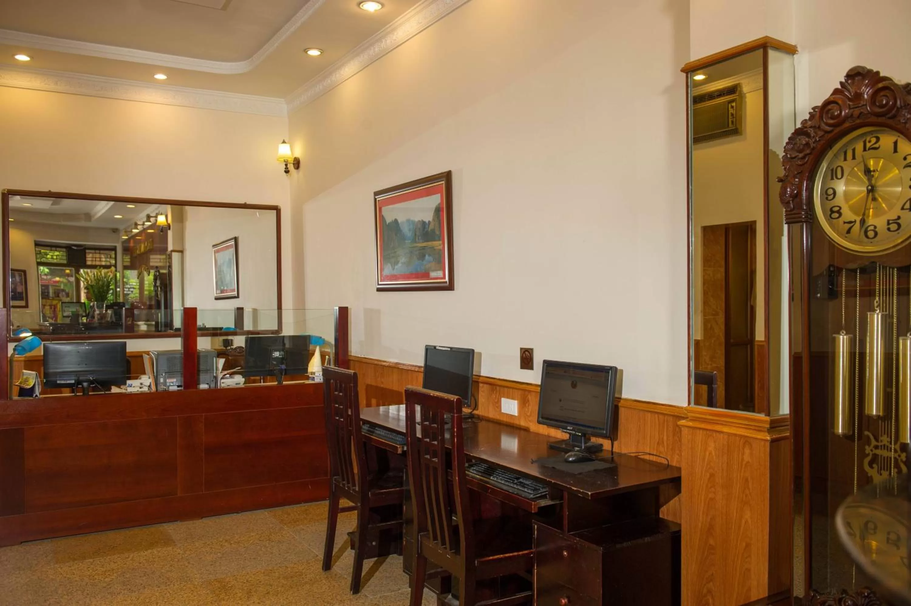 Lobby or reception in Thuy Anh Hotel