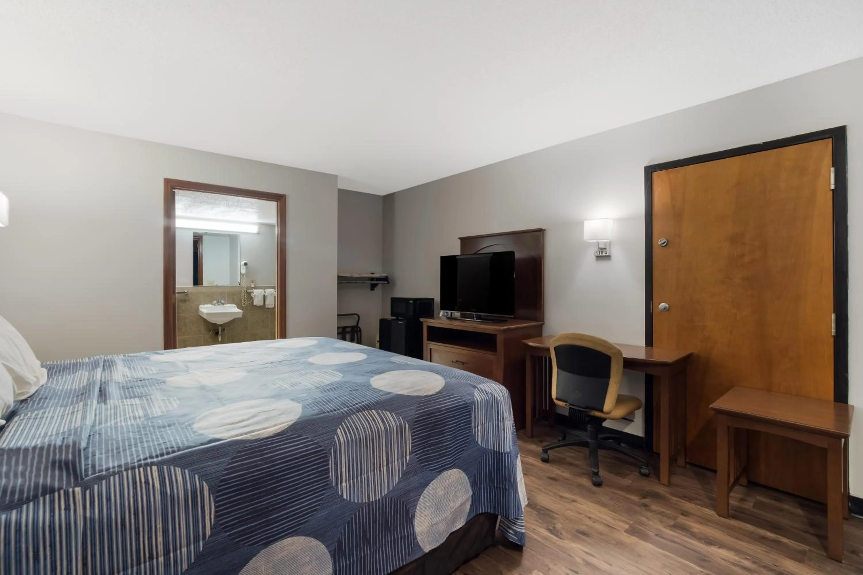 Bed in Rodeway Inn Augusta West - Fort Gordon