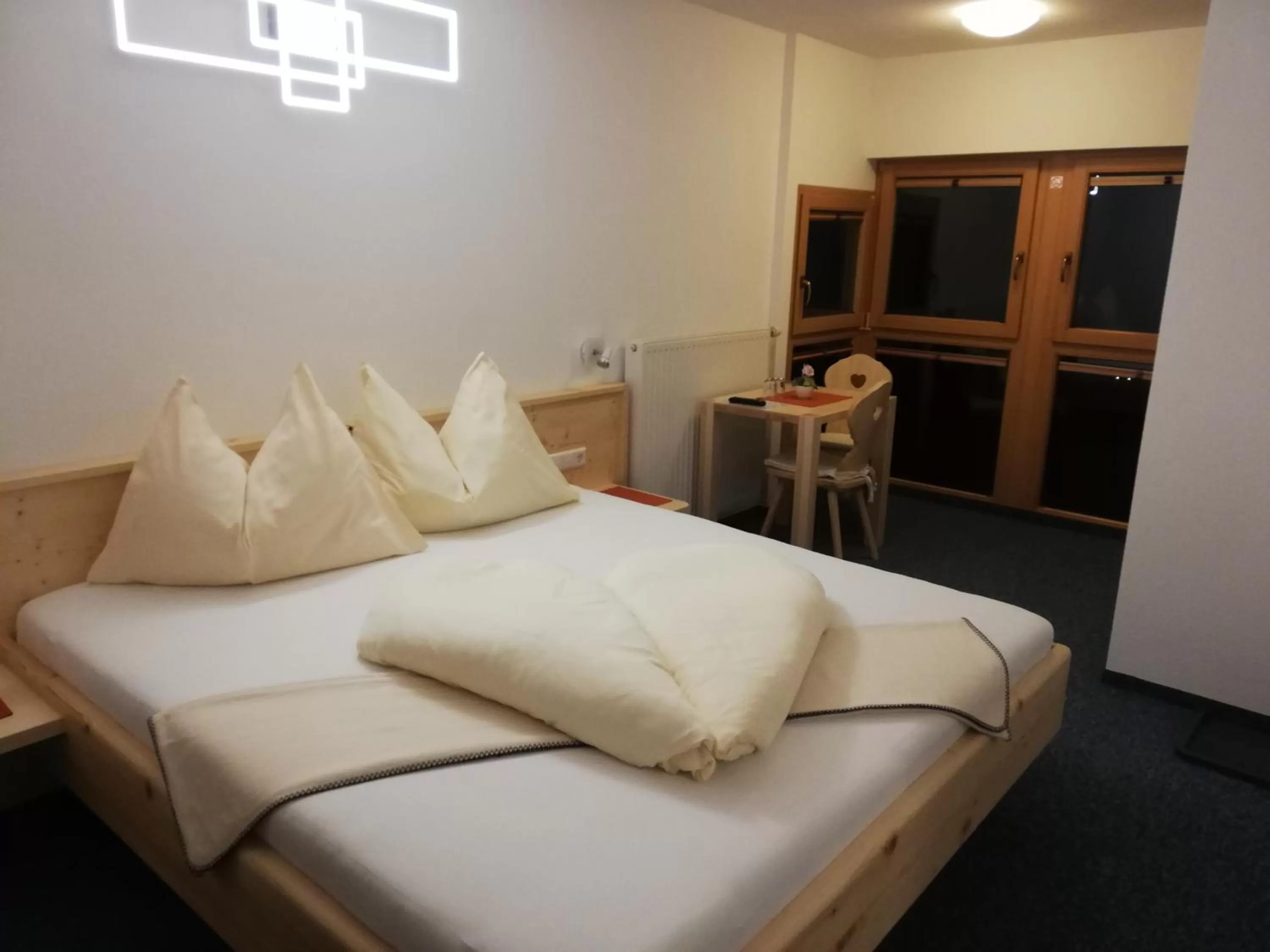 Photo of the whole room, Bed in Gästehaus Pürstl-Kocher