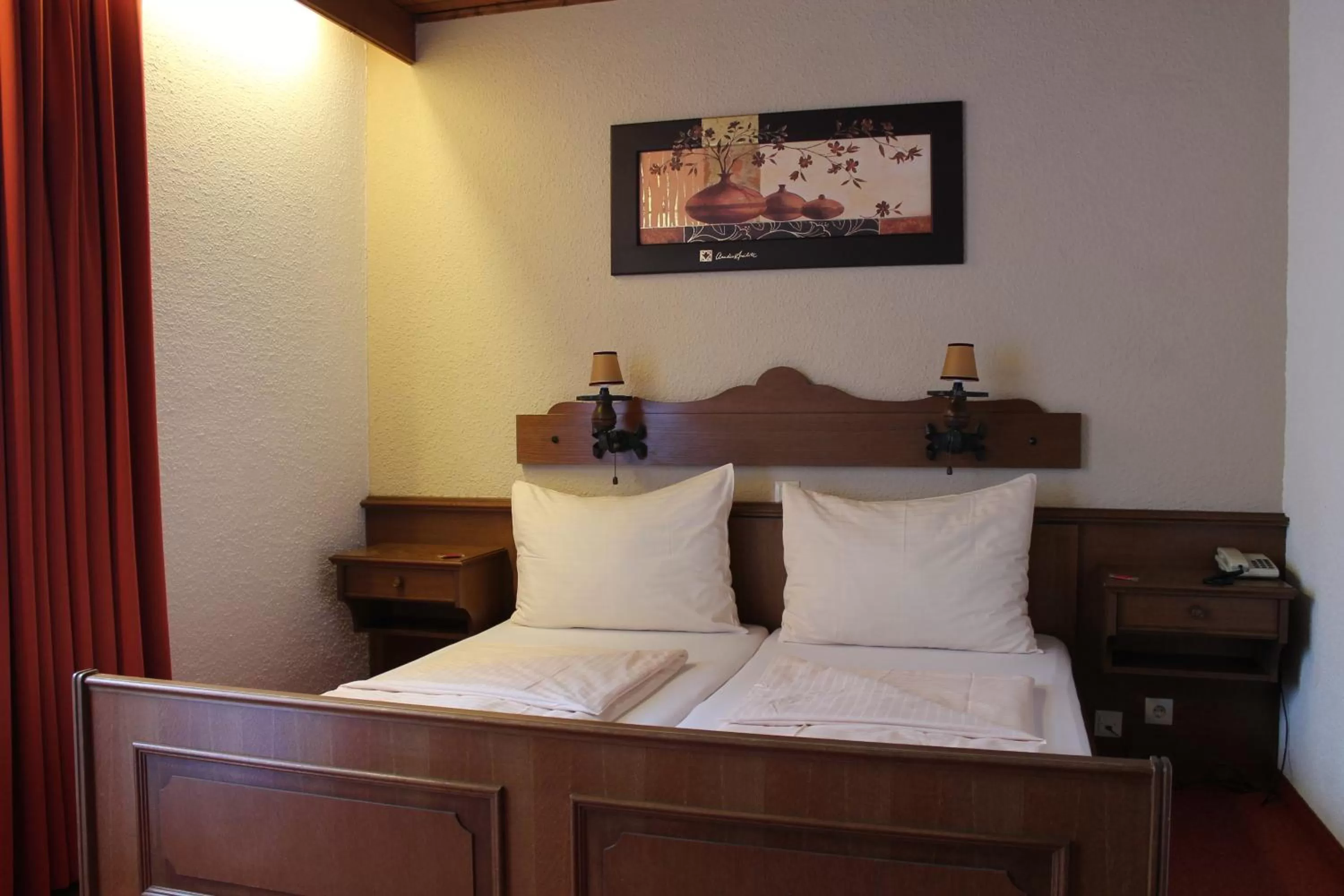 Photo of the whole room, Bed in Hotel Restaurant Schwartz