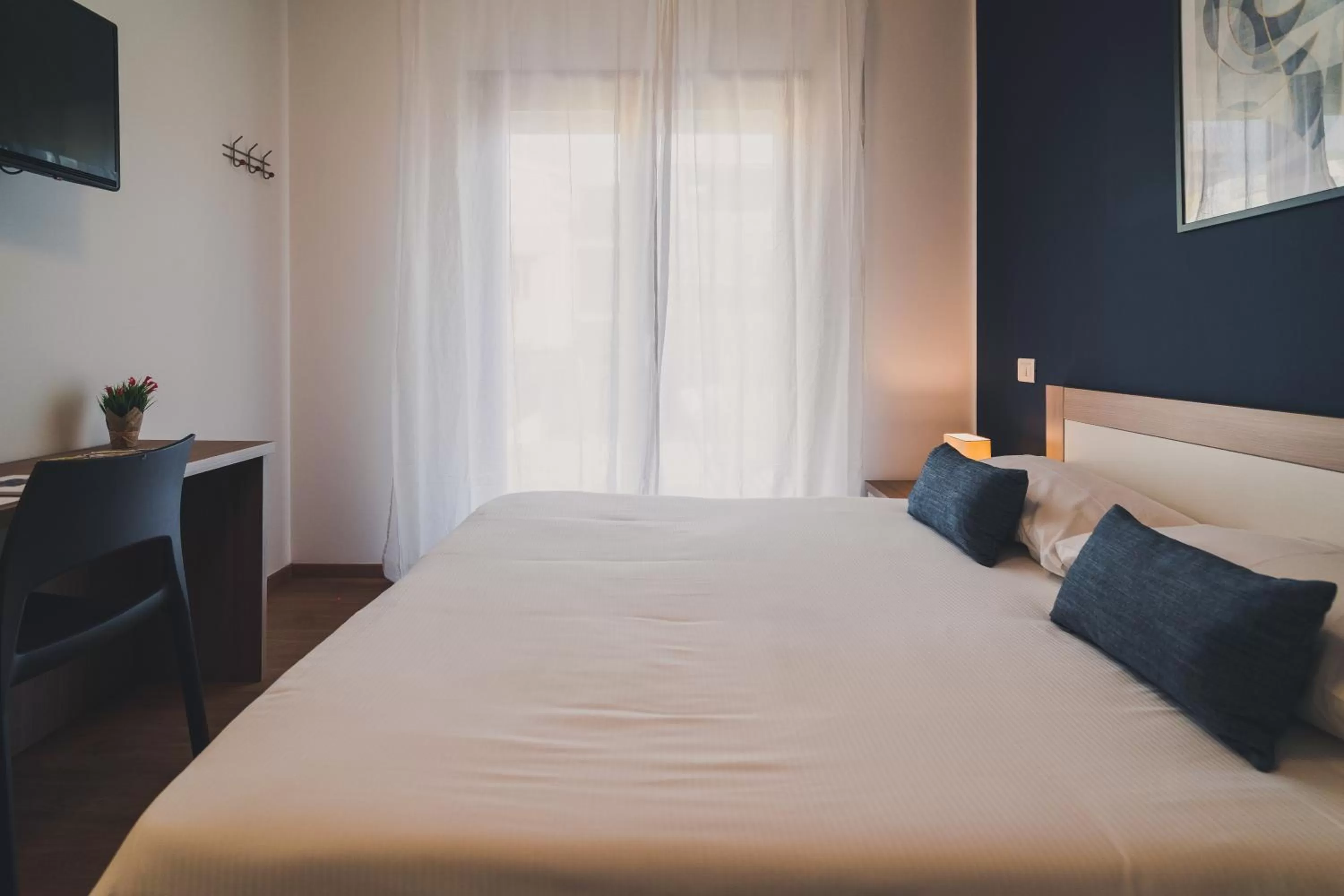 Bedroom, Bed in Trip Room & Breakfast