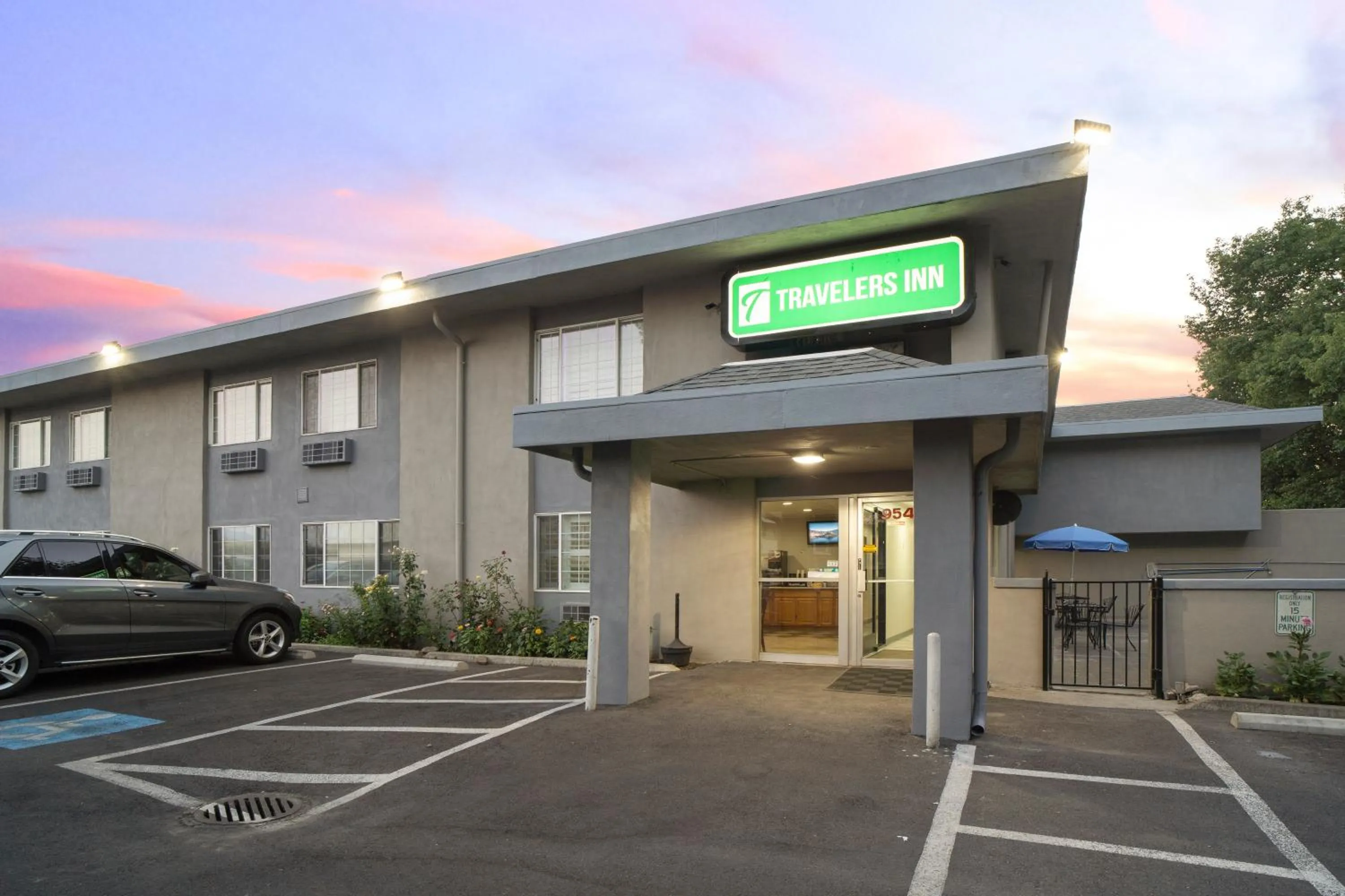 Property building in Travelers Inn Medford
