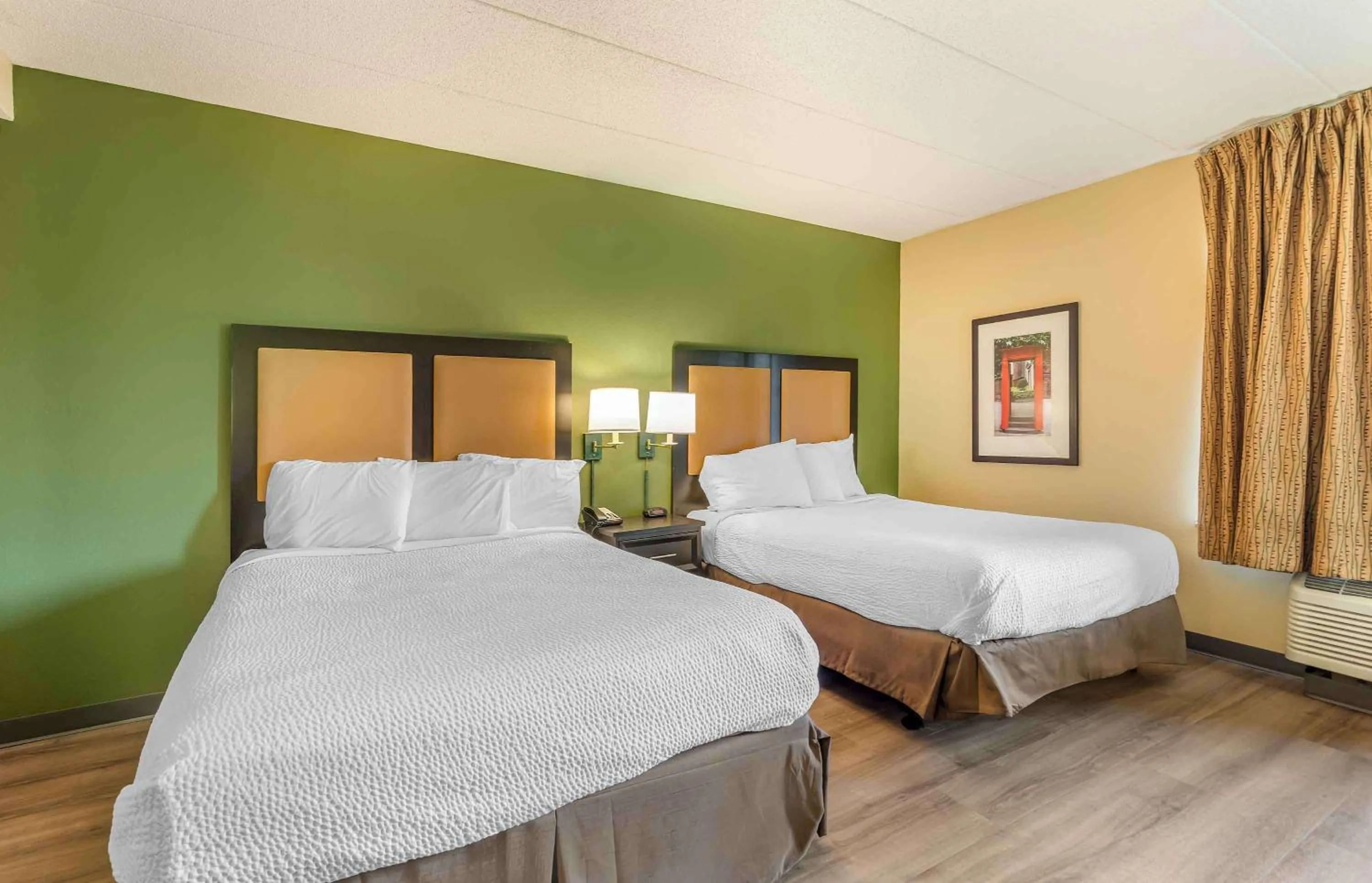 Bedroom, Bed in Extended Stay America Select Suites - Chicago - Lombard - Oakbrook