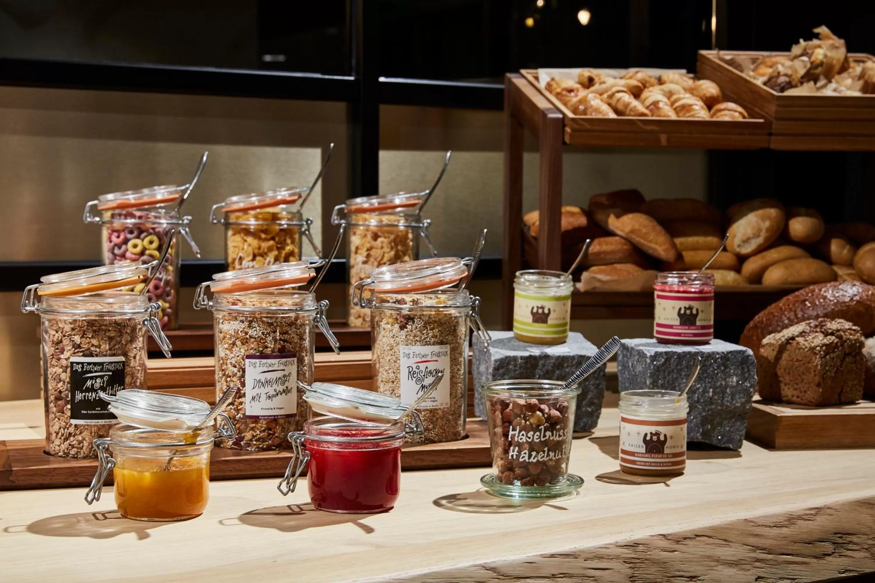 Breakfast in Hotel Indigo Berlin - East Side Gallery