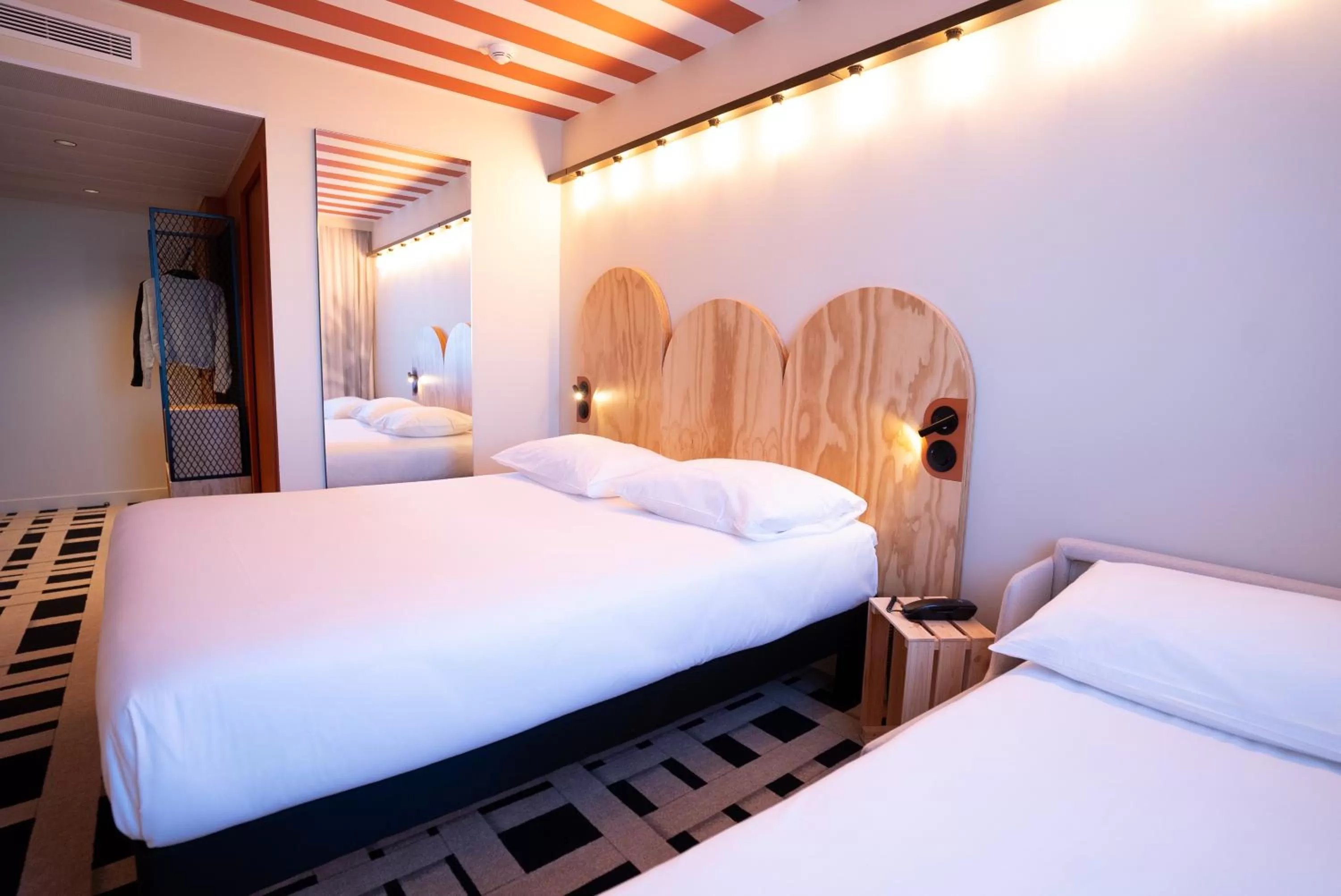 Bedroom, Bed in ibis Styles Montauban