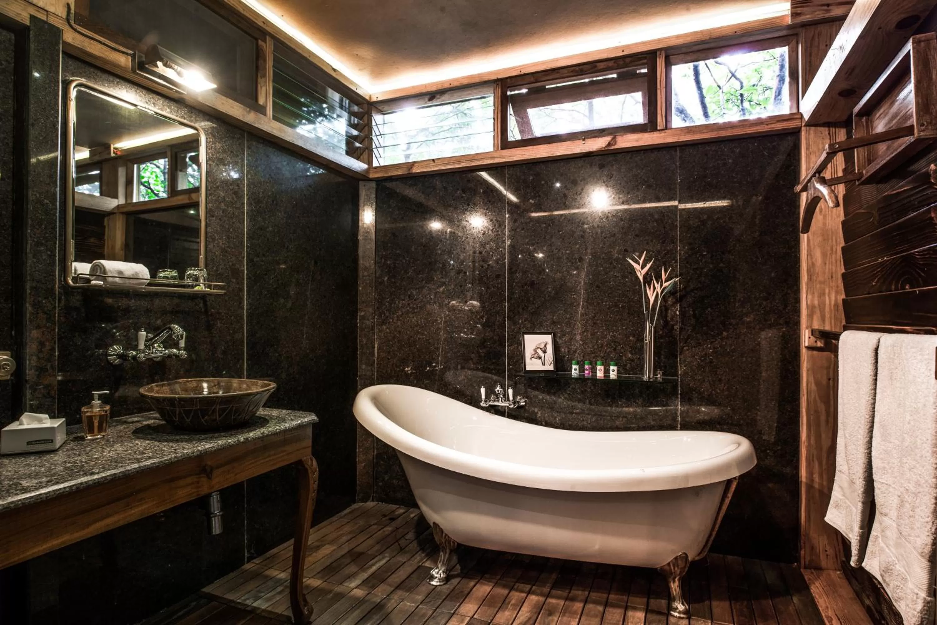 Bathroom in The Machan