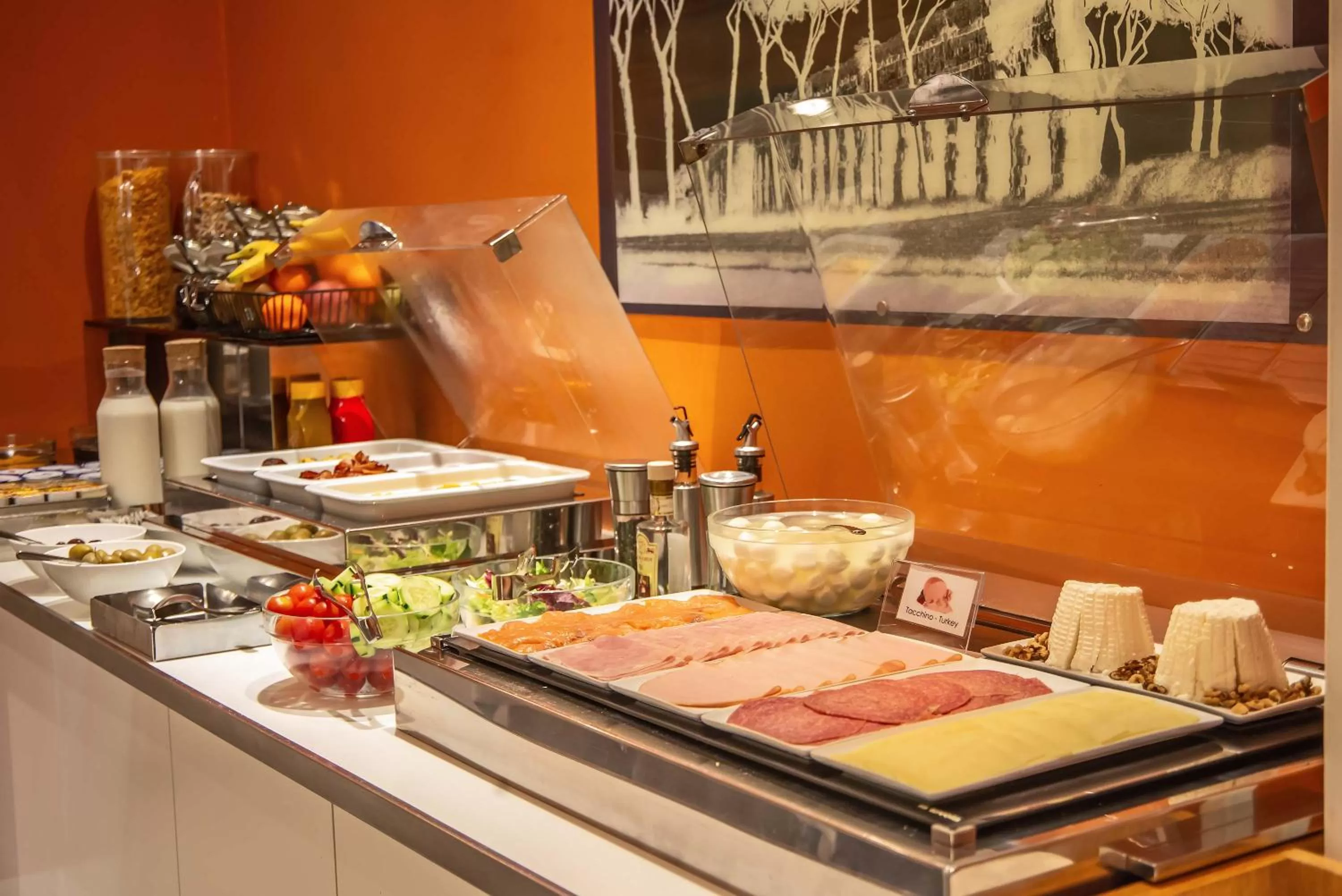 Breakfast in Hotel White