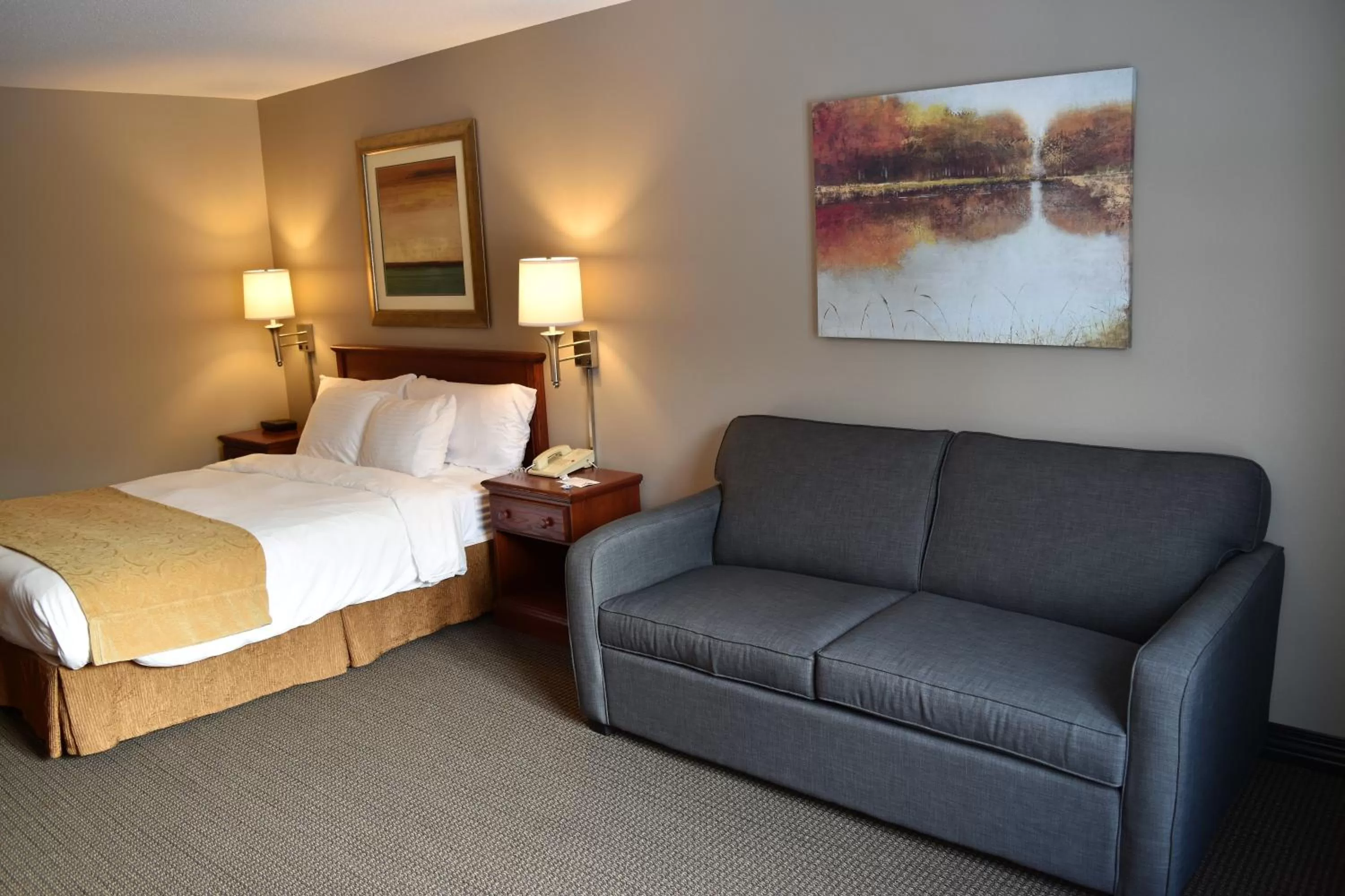 Bed in Country Inn River Falls