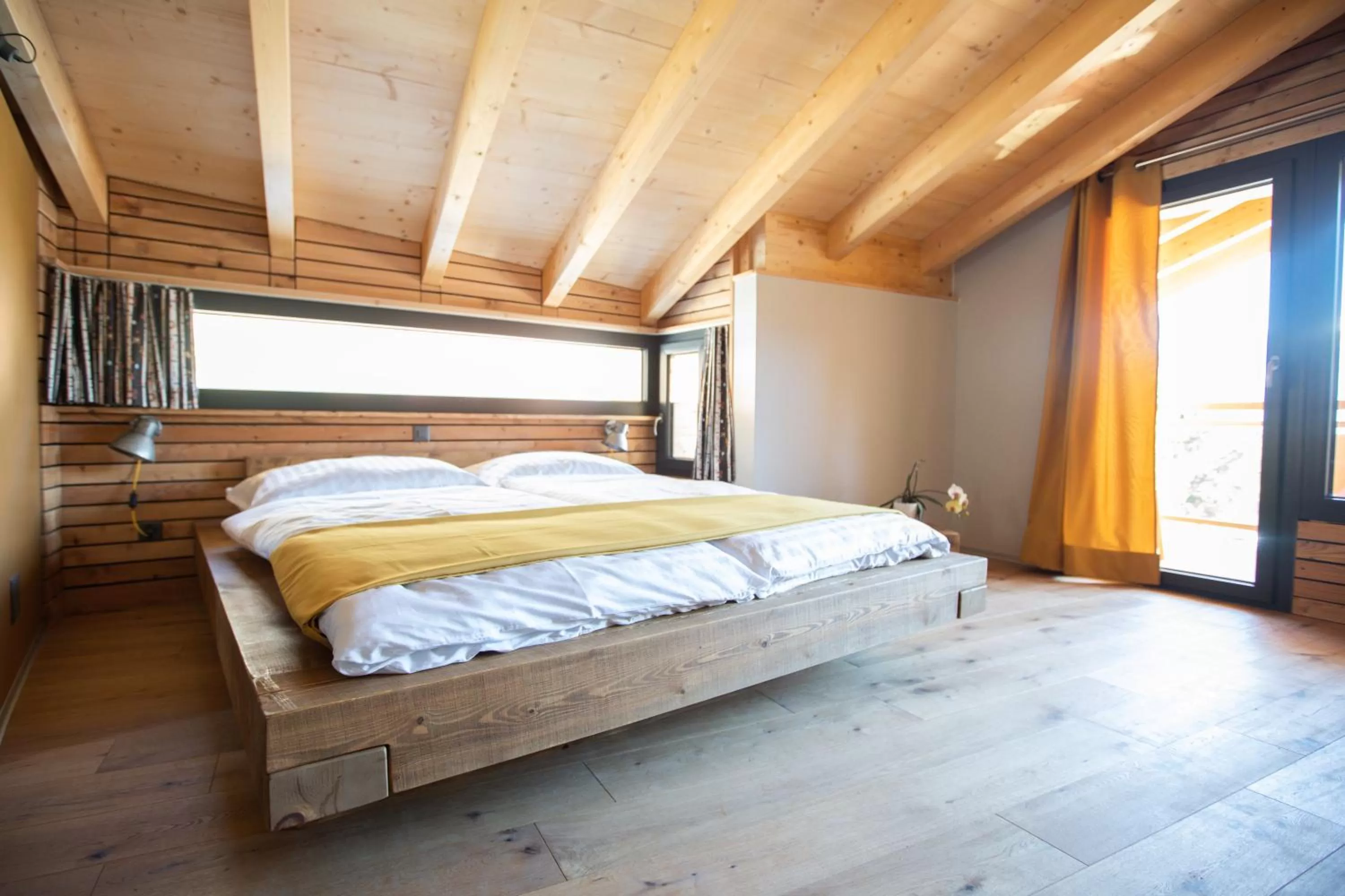 Photo of the whole room, Bed in La Tzavane