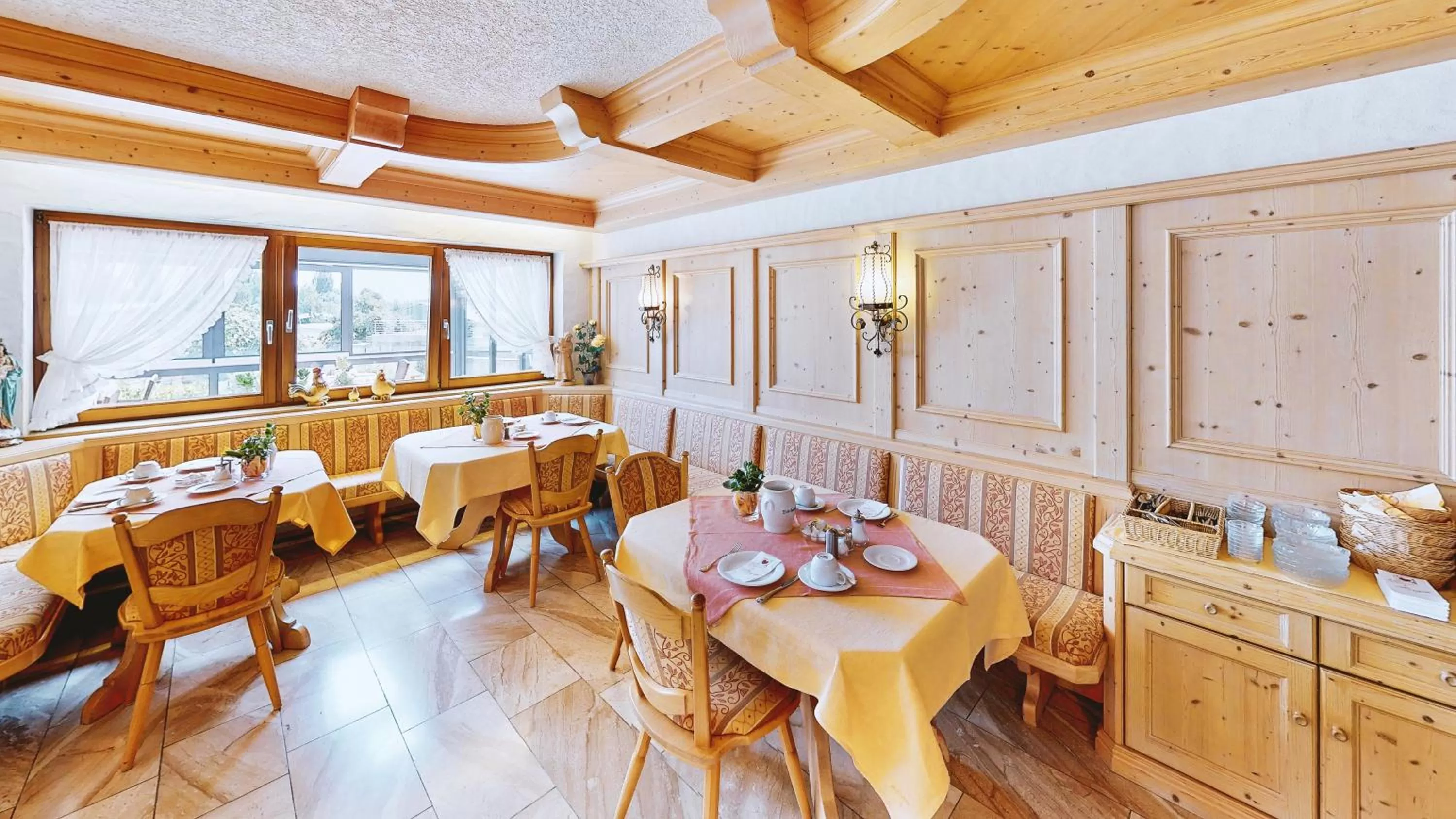 Dining area in Hotel Haus Seehang