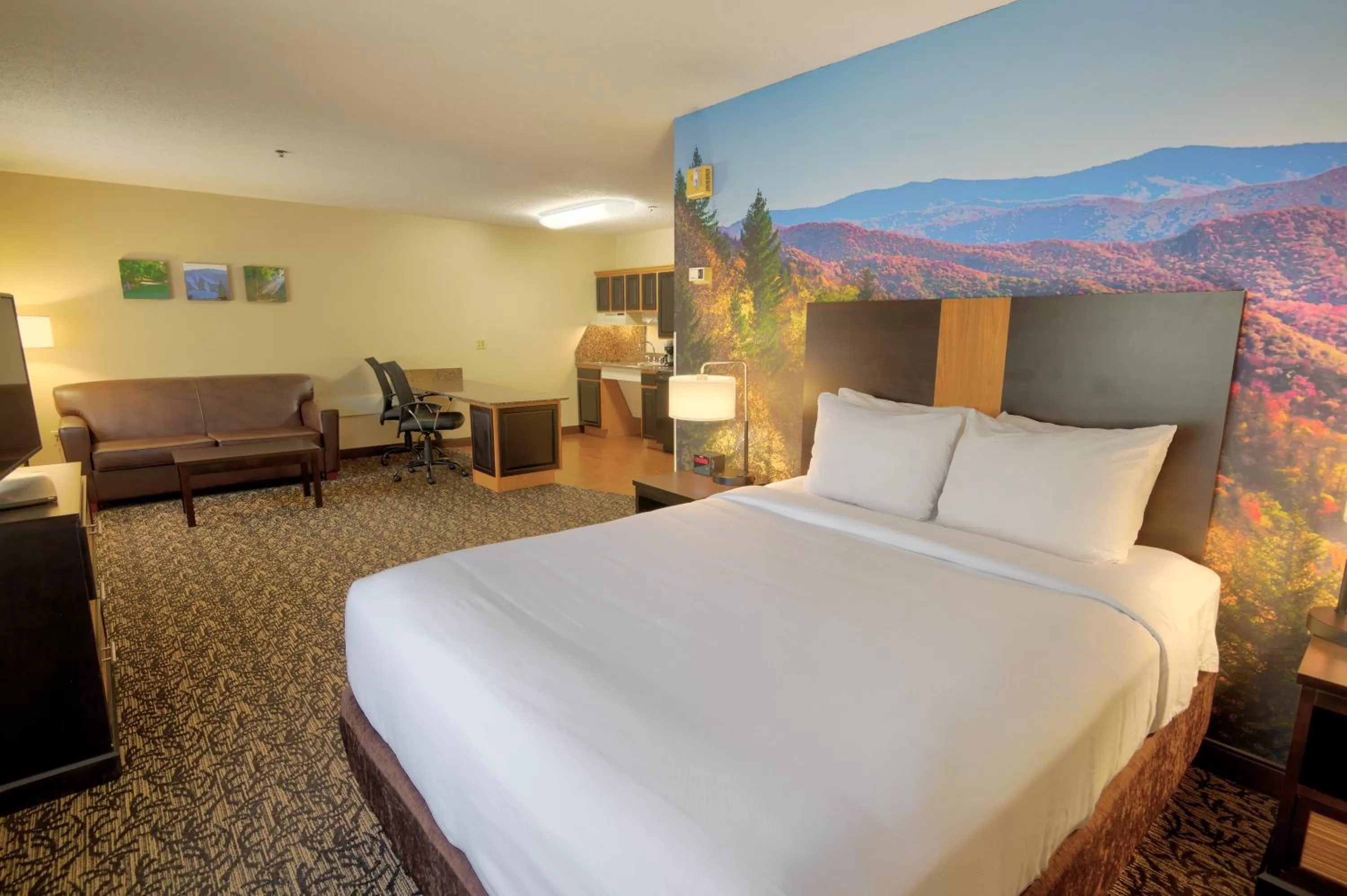 Bed in LeConte Hotel & Convention Center, an Ascend Collection Hotel