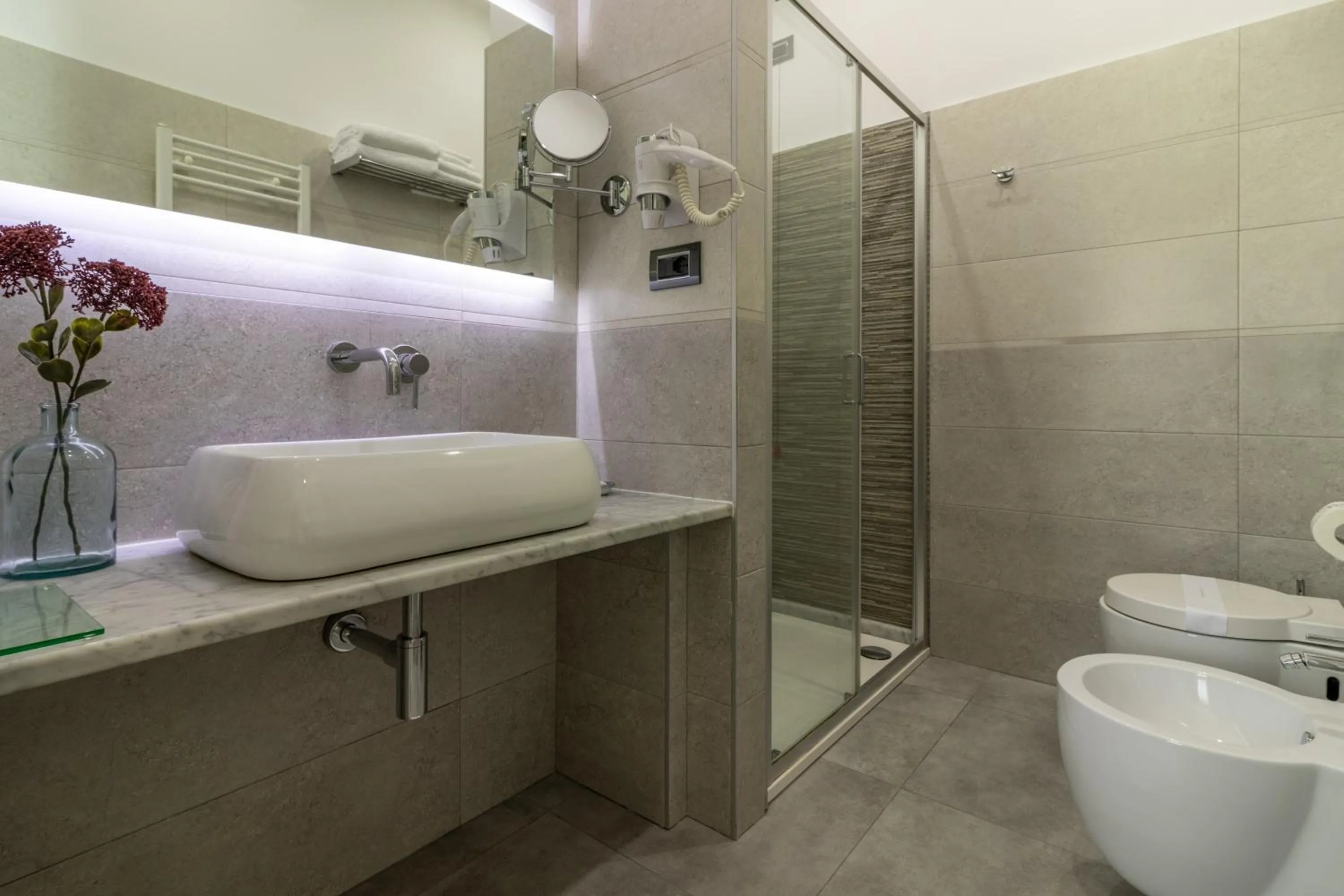 Shower in Cinque Terre Gateway