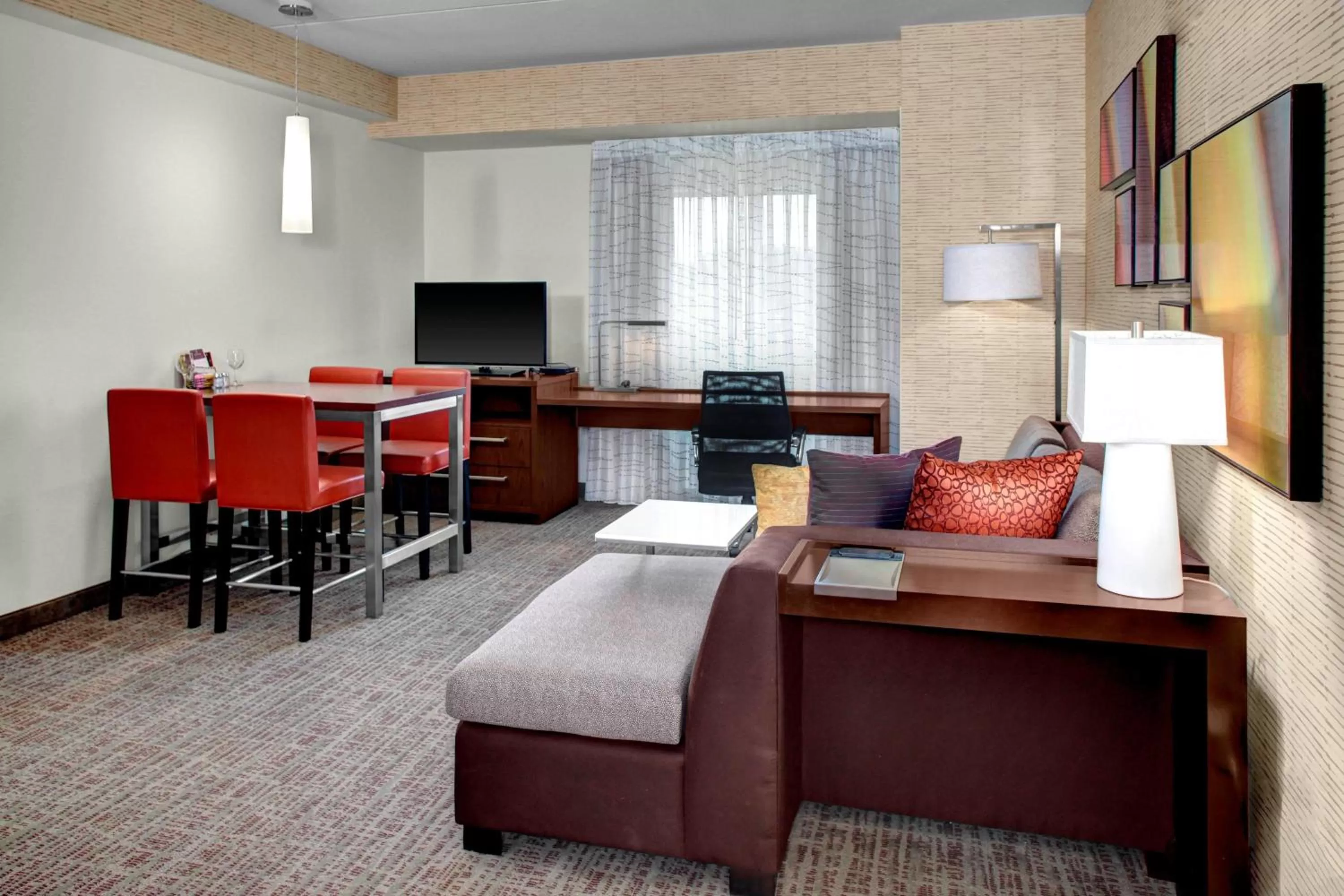 Living room, Bed in Residence Inn by Marriott Philadelphia Airport