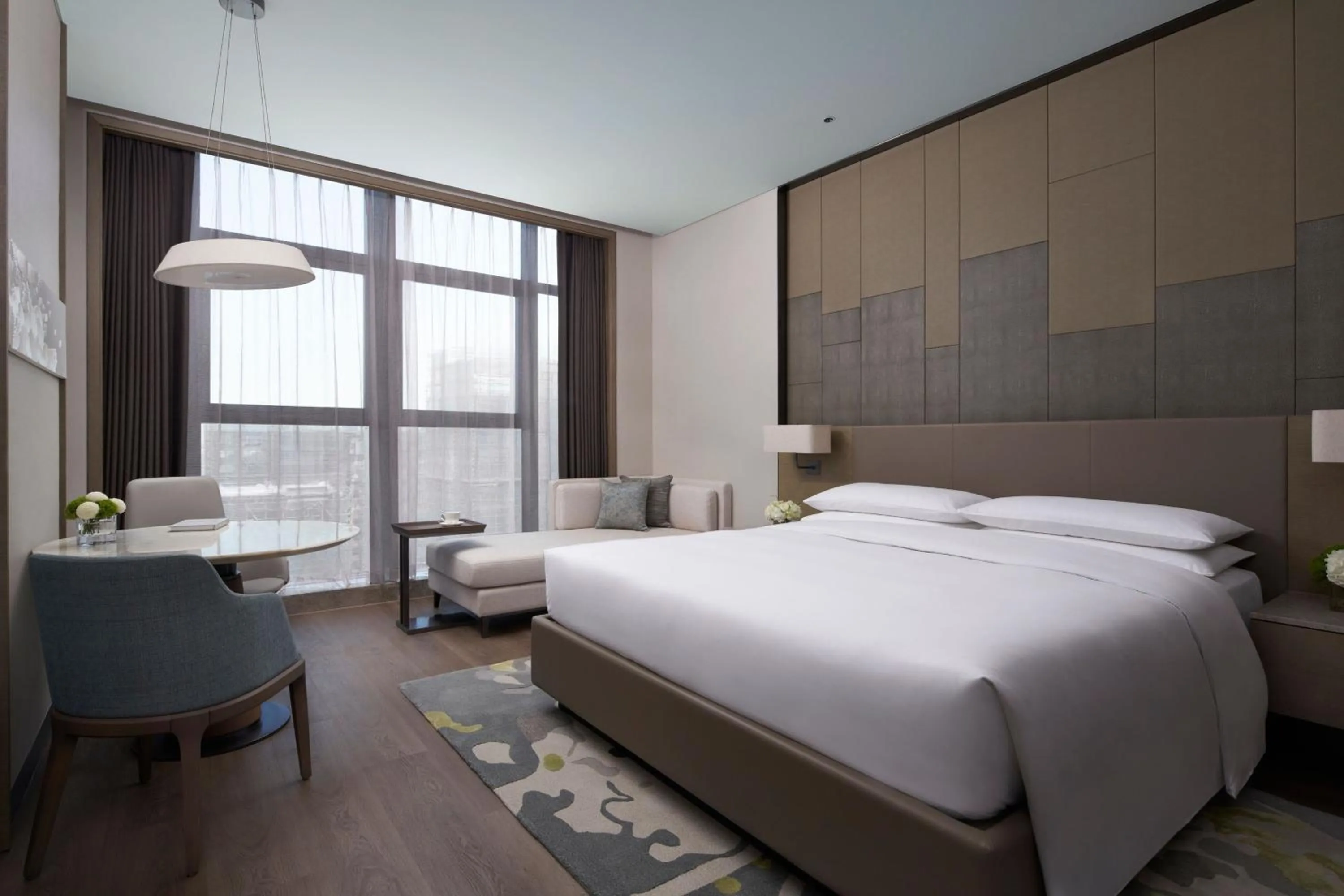 Photo of the whole room, Bed in Wenzhou Marriott Hotel