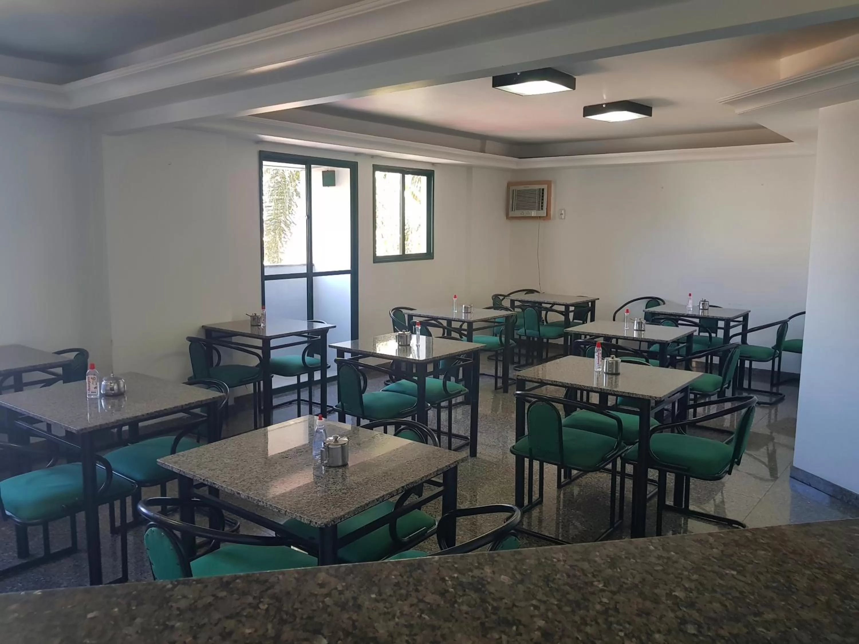 Restaurant/places to eat in Flat Saint Paul Residence