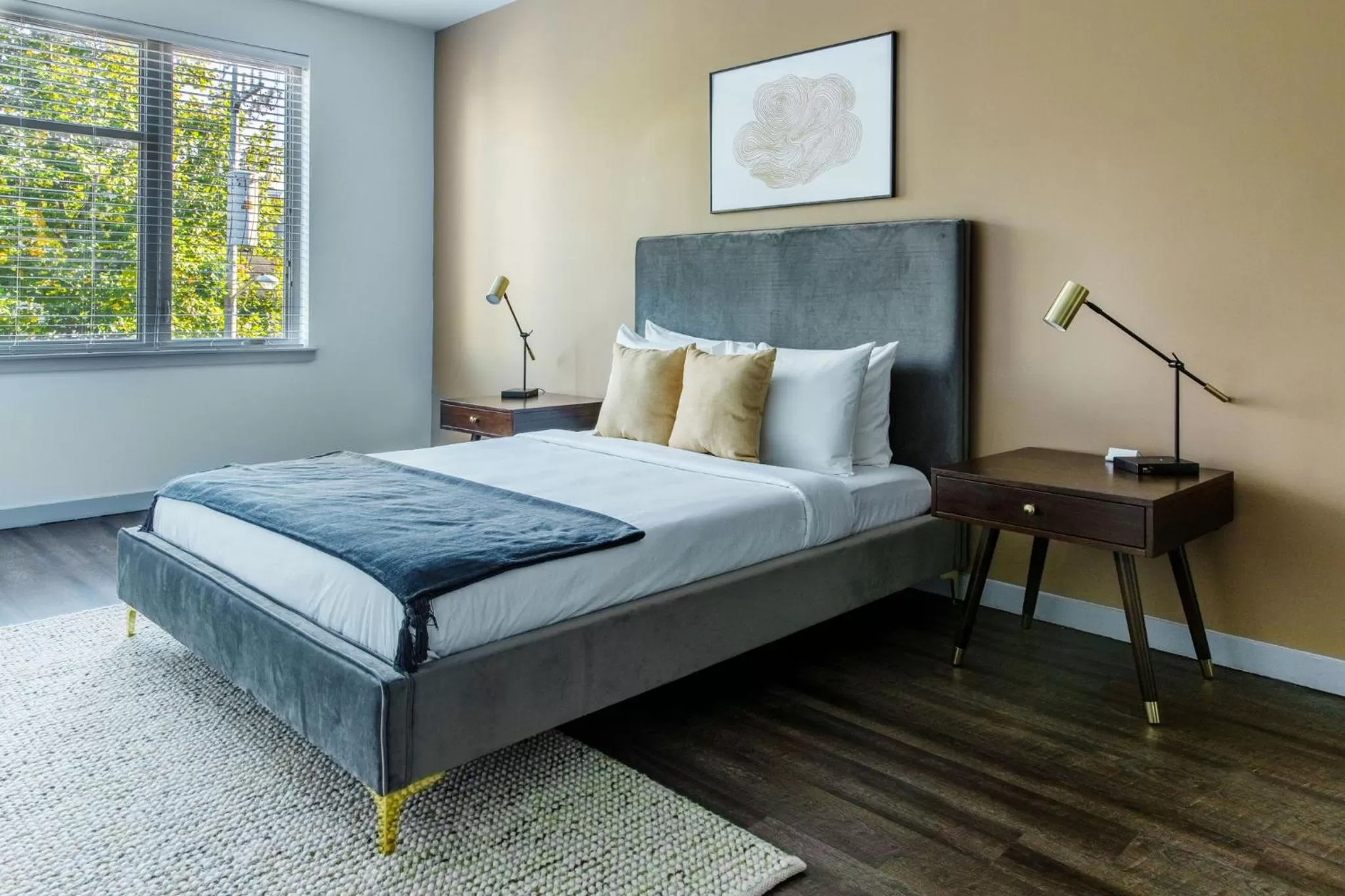 Bed in Placemakr Music Row - Vanderbilt