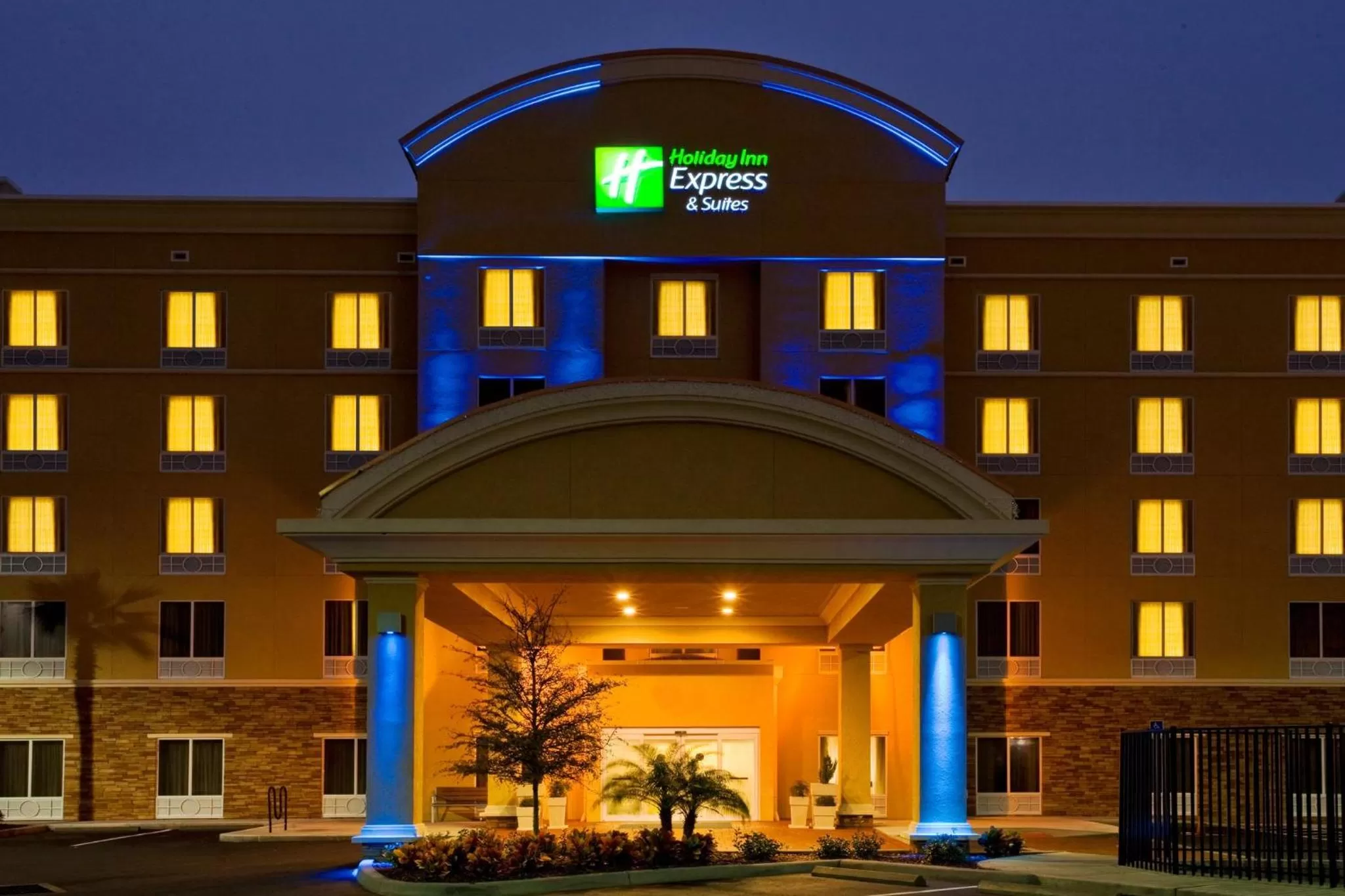 Property building in Holiday Inn Express Hotel & Suites Largo-Clearwater by IHG