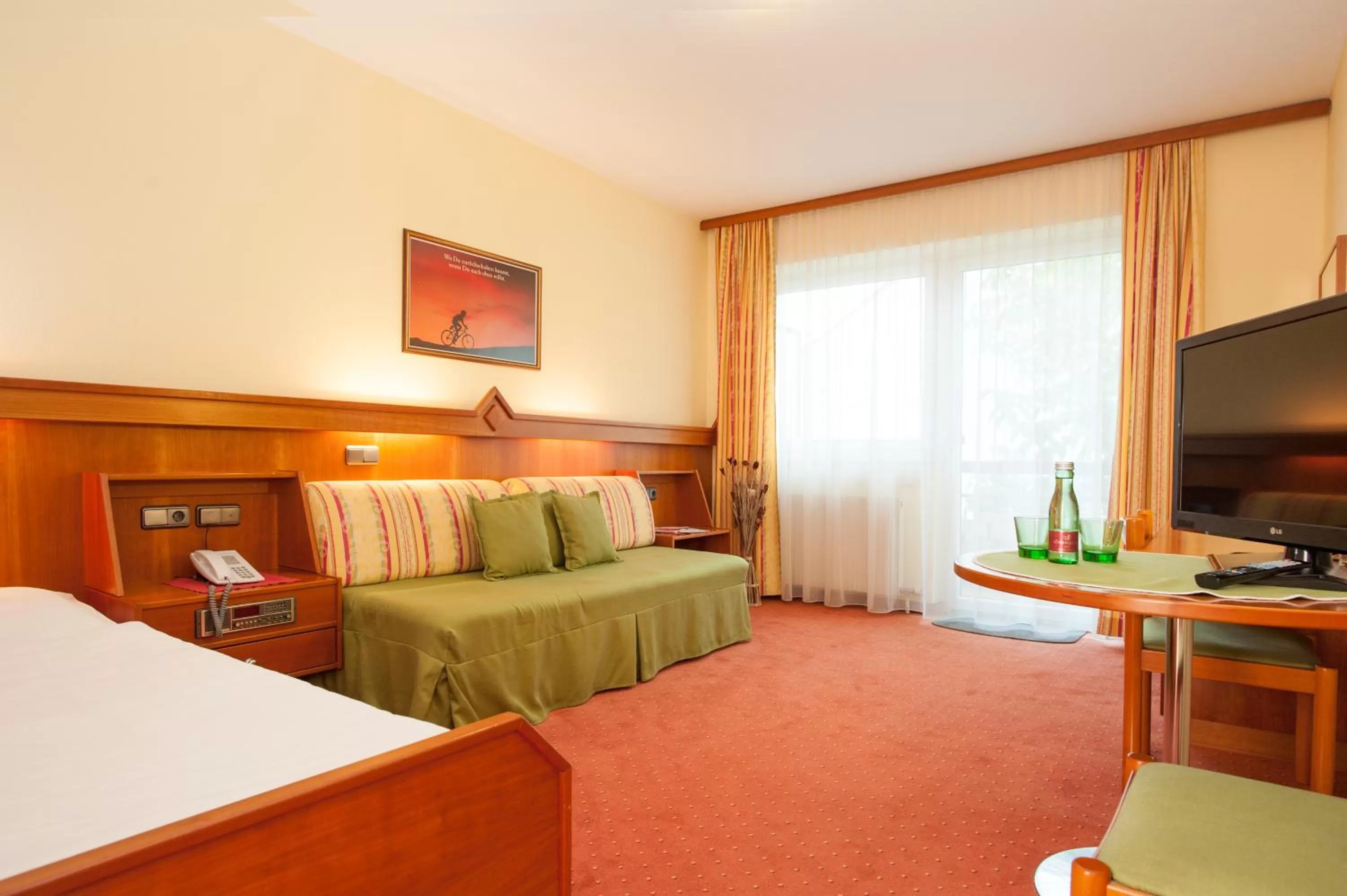 Day, Bed in Hotel zur Post