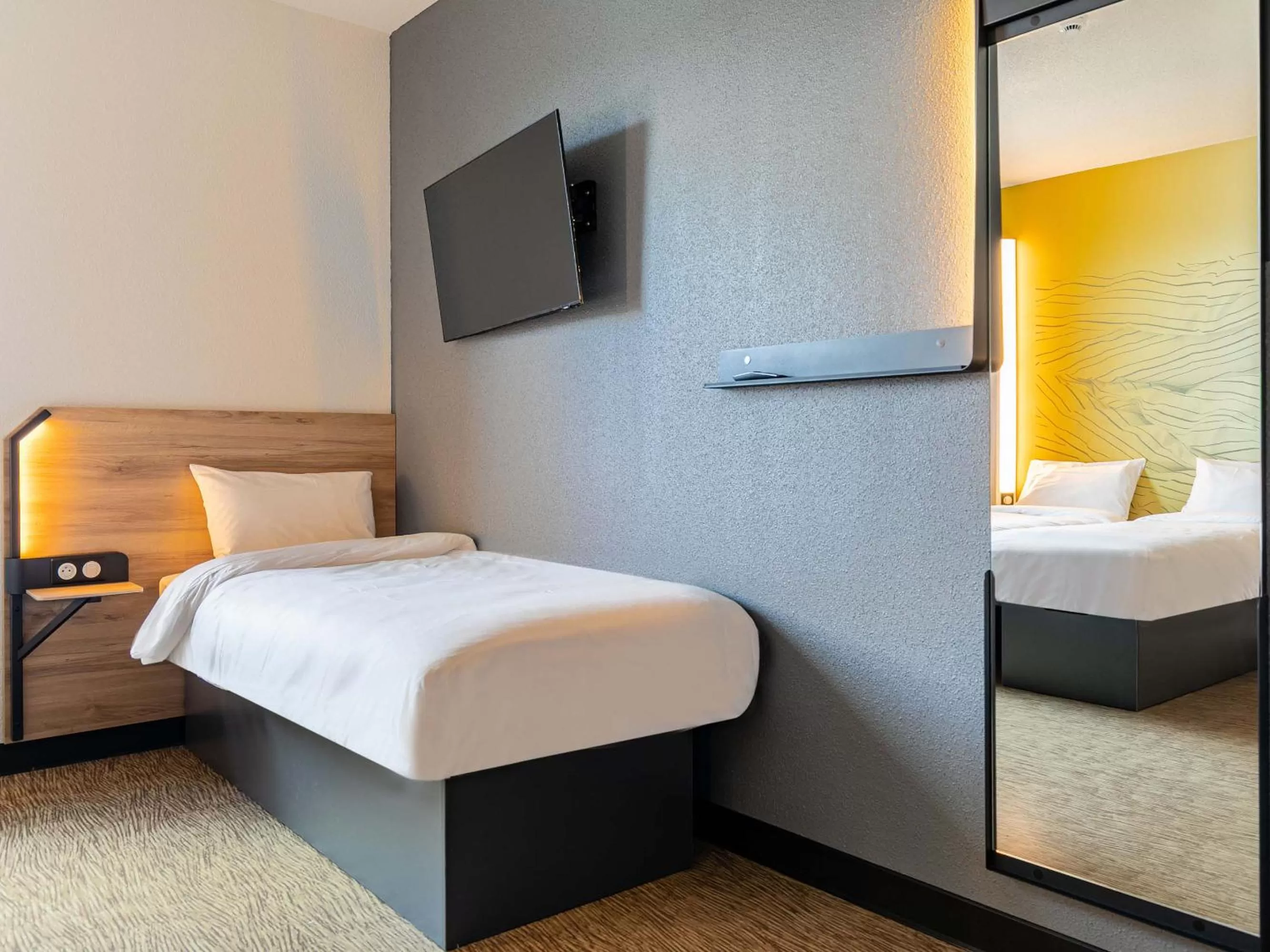 Bedroom, Bed in B&B HOTEL Sélestat Centre-Alsace