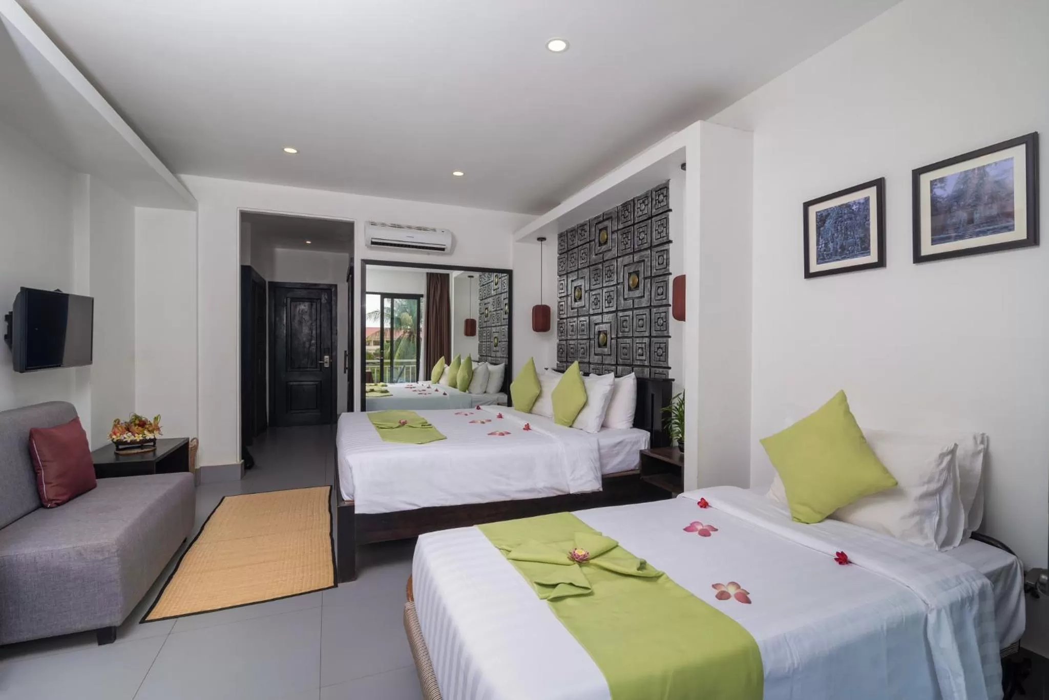 Photo of the whole room in Ladear Privilege Rooms