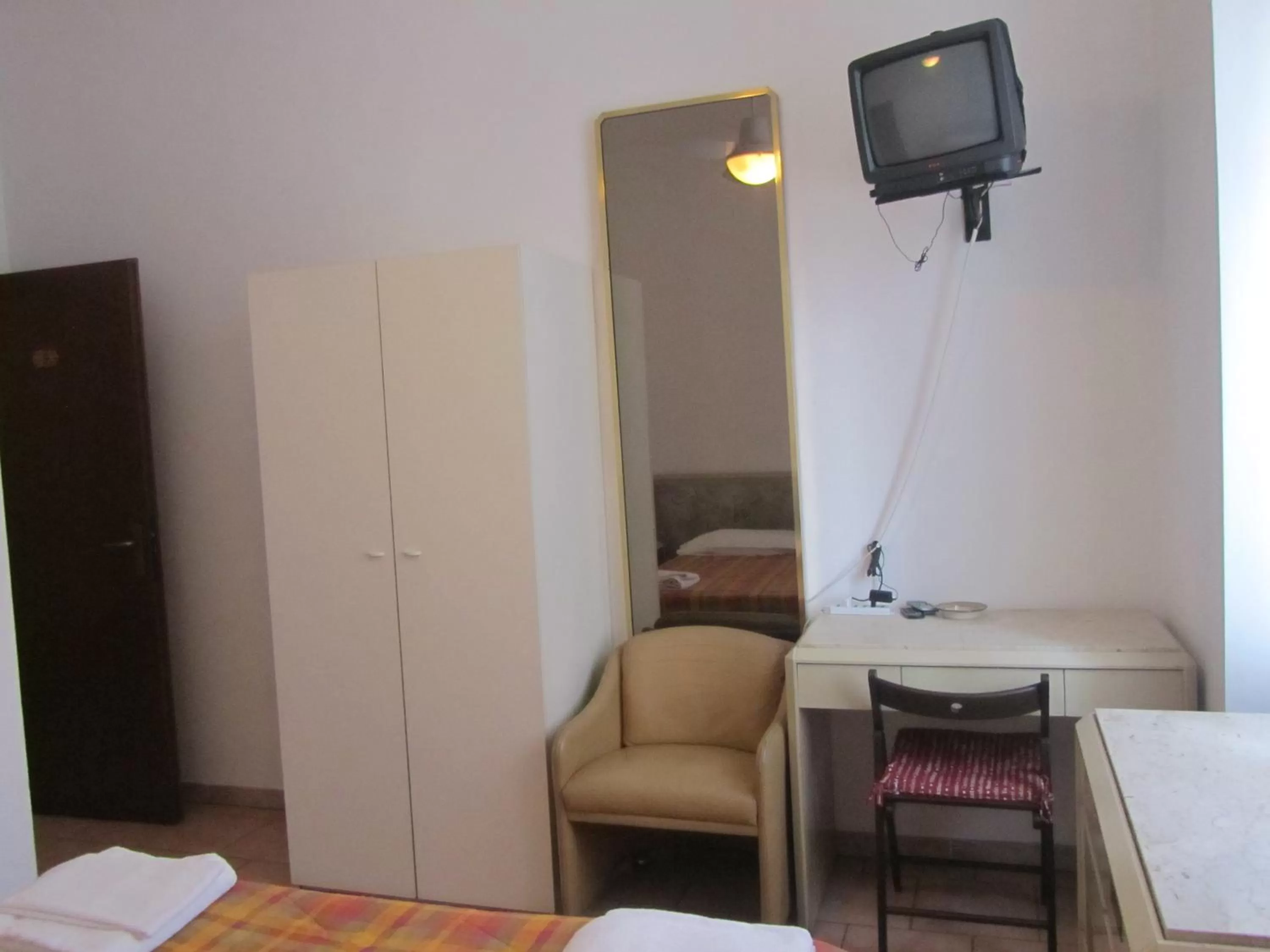 TV and multimedia, Bed in Hotel Gambara