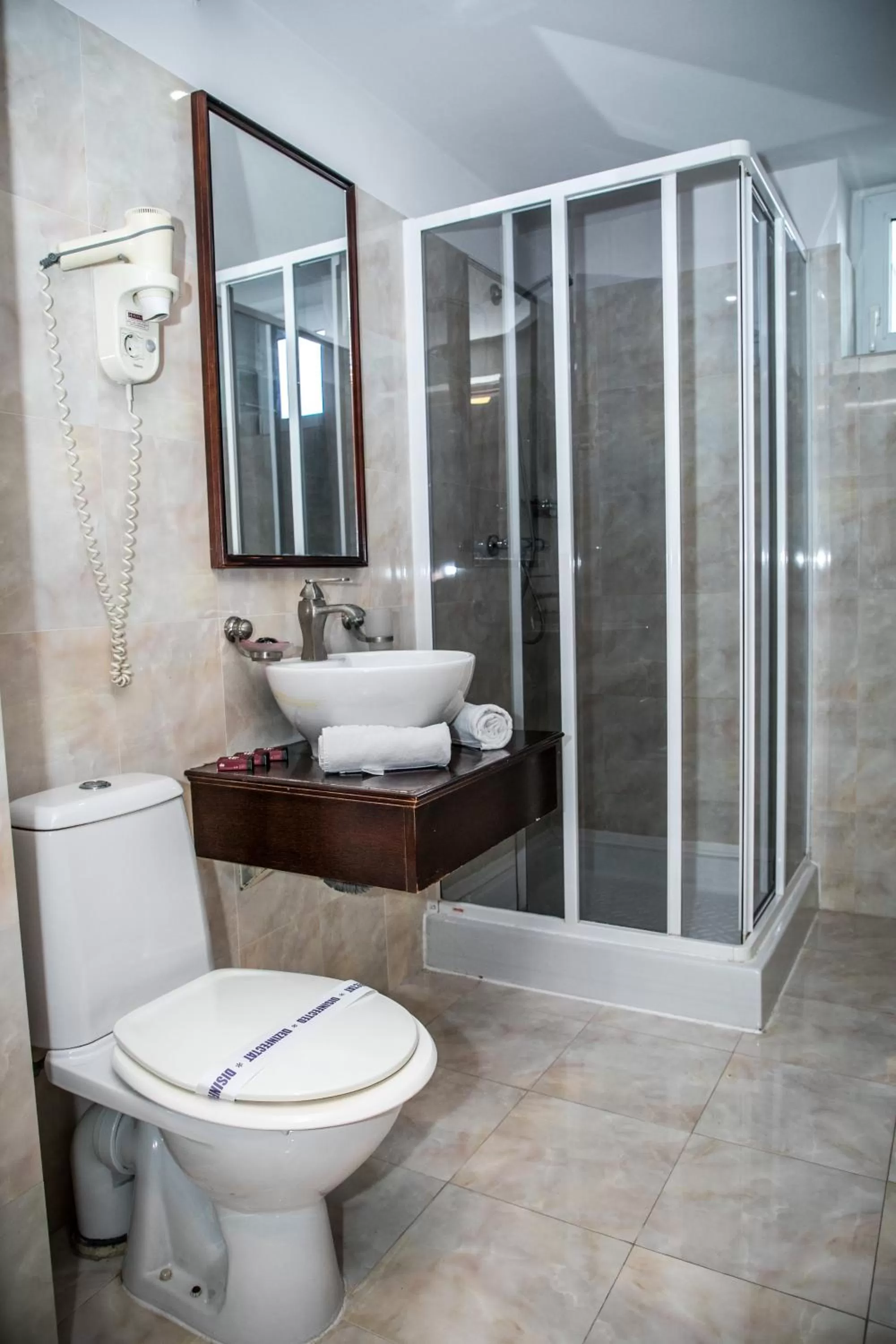 Shower in Hotel Megalos