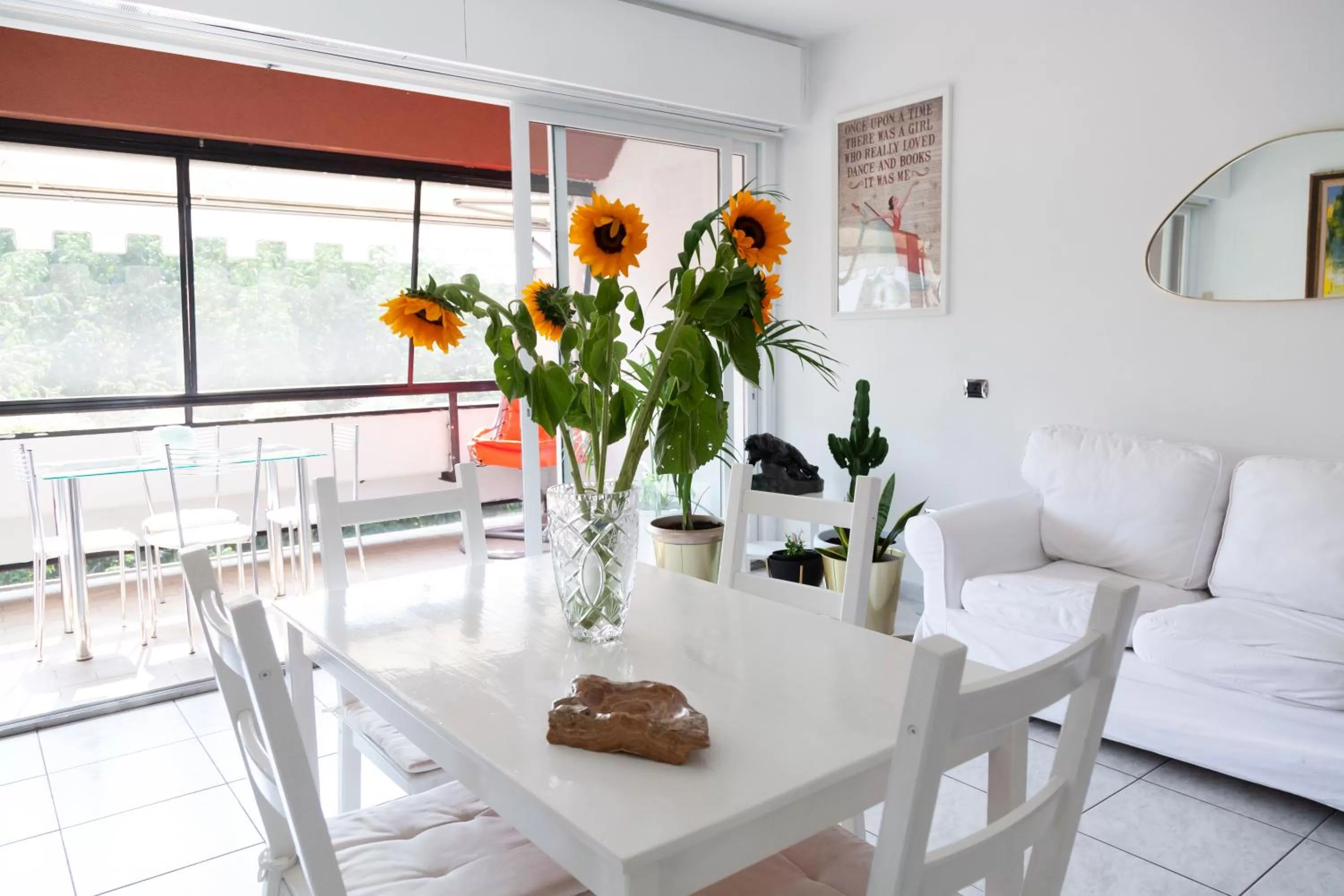 Communal lounge/ TV room, Dining Area in Maison da Paola