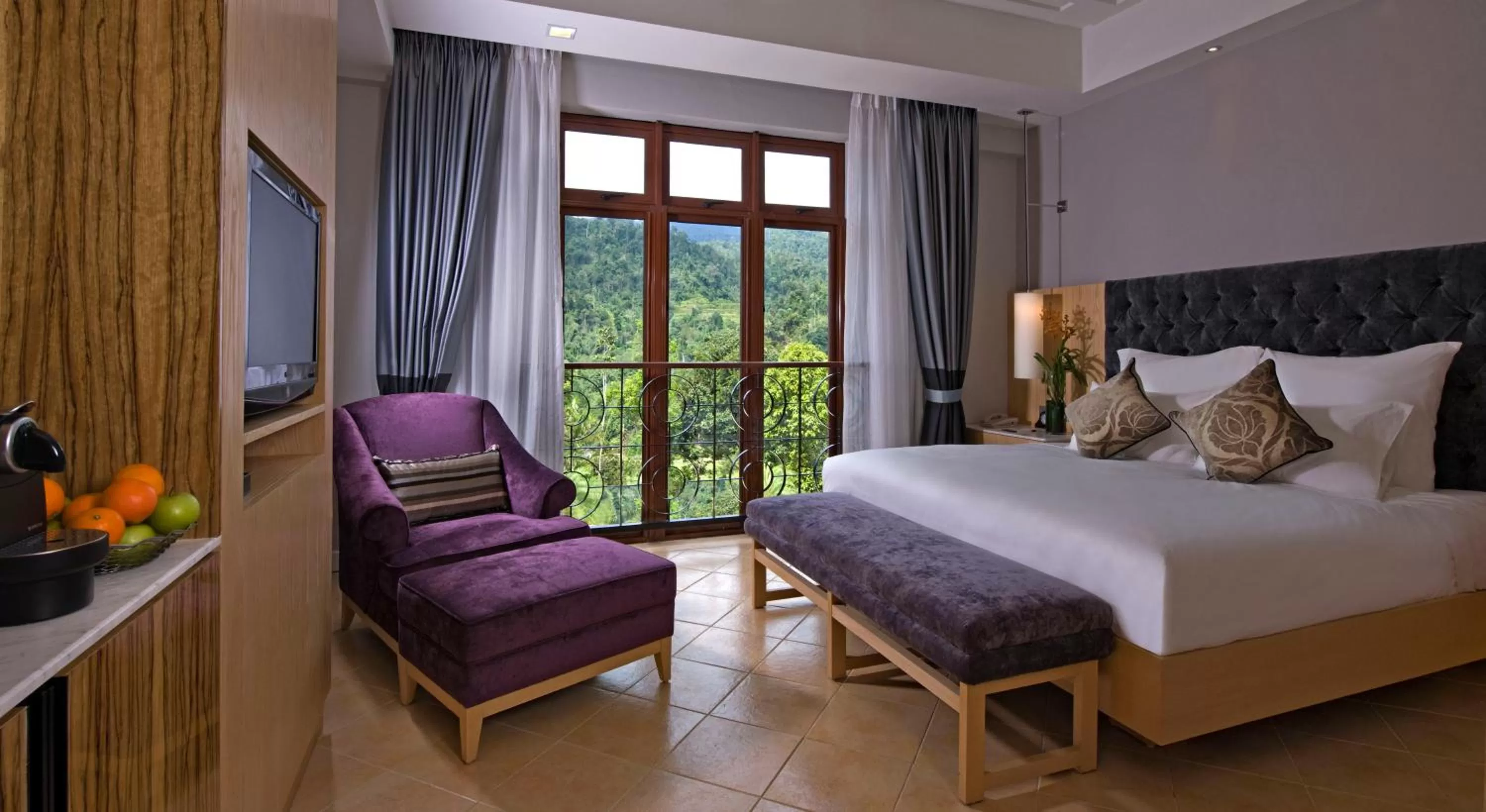Bed in The Chateau Spa & Wellness Resort
