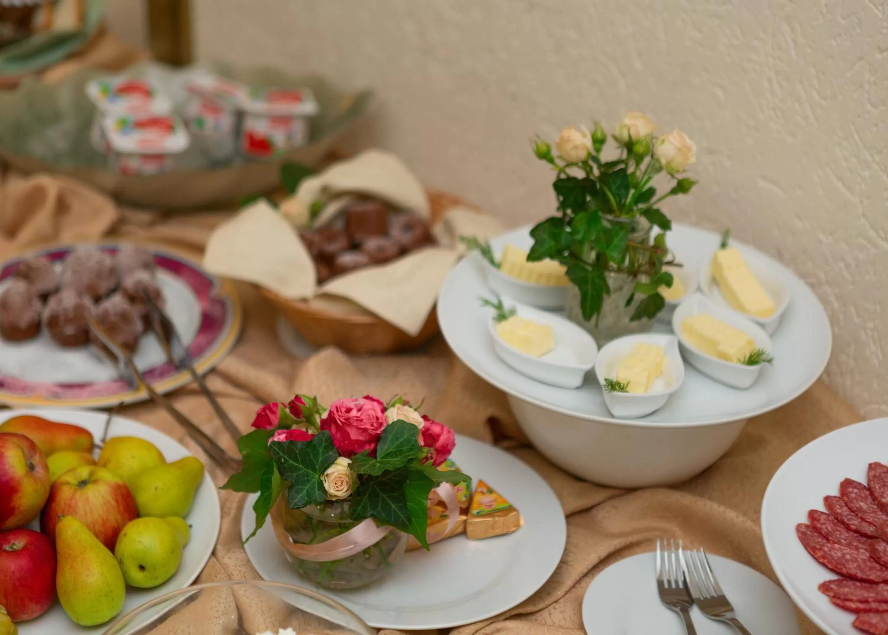 Restaurant/places to eat, Food in Lermontovskiy Hotel