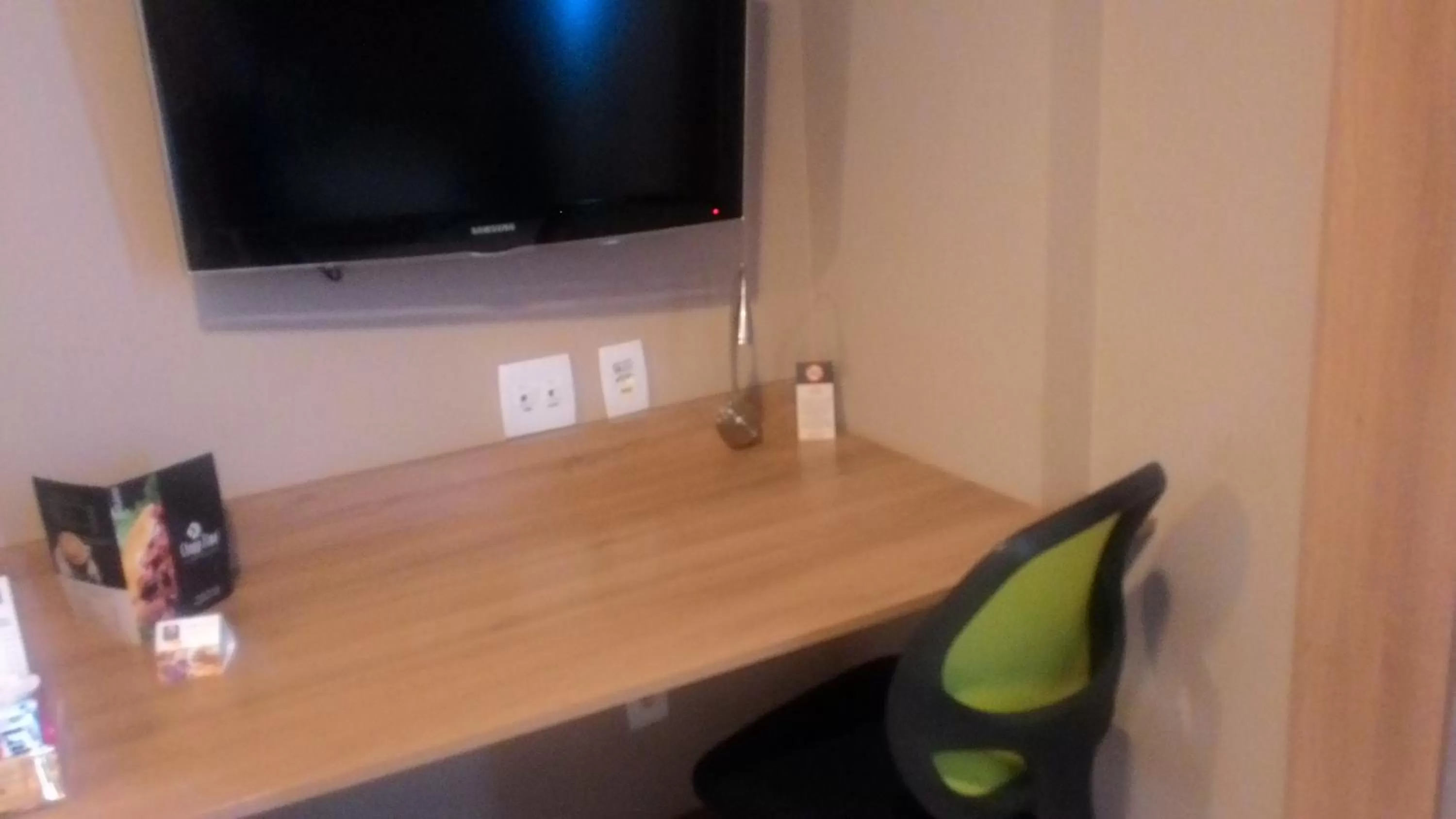 TV and multimedia in Comfort Hotel Sertãozinho