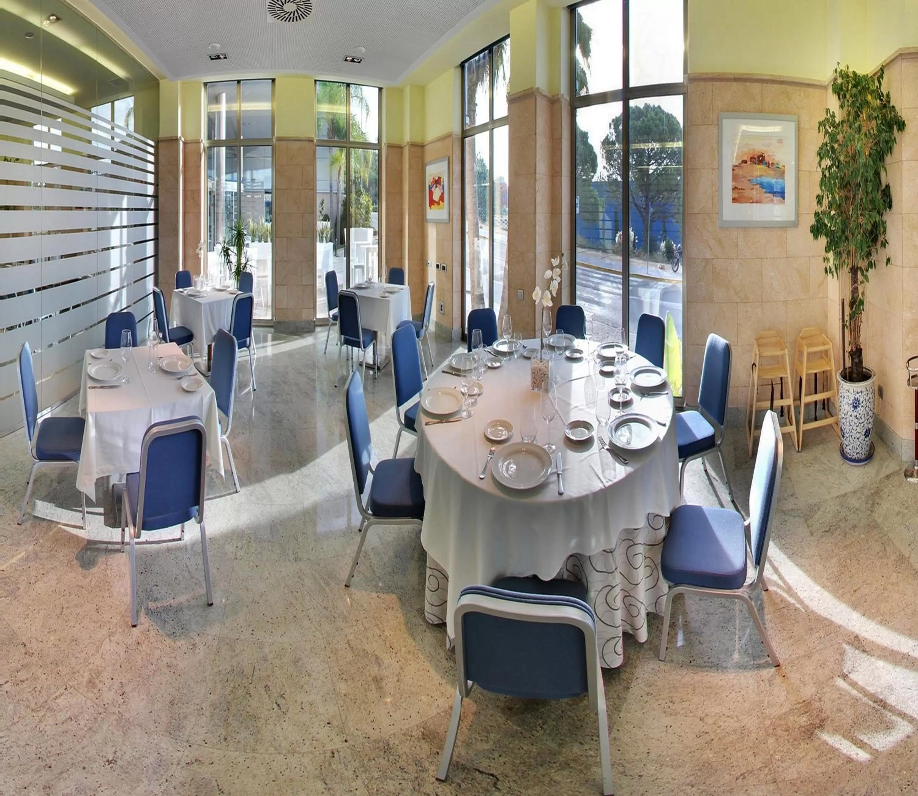 Restaurant/places to eat in Hotel Mas Camarena