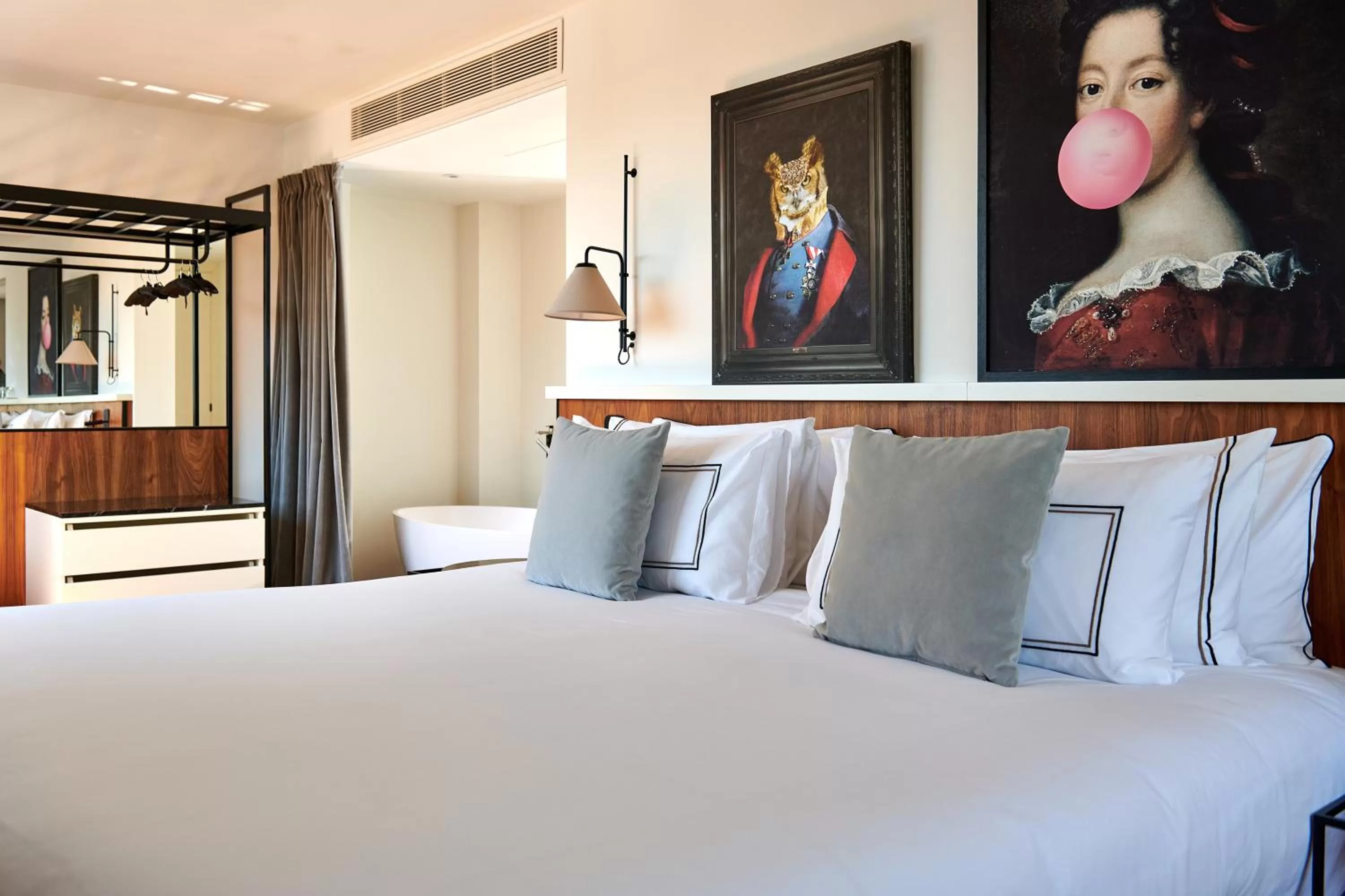 Bed in Melia White House Hotel