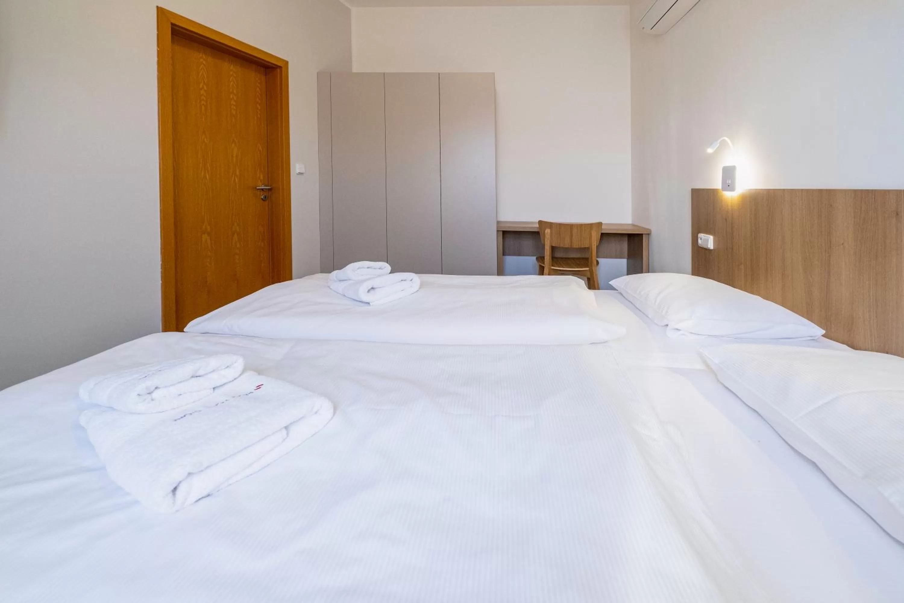 Bedroom, Bed in Relax Hotel Stork