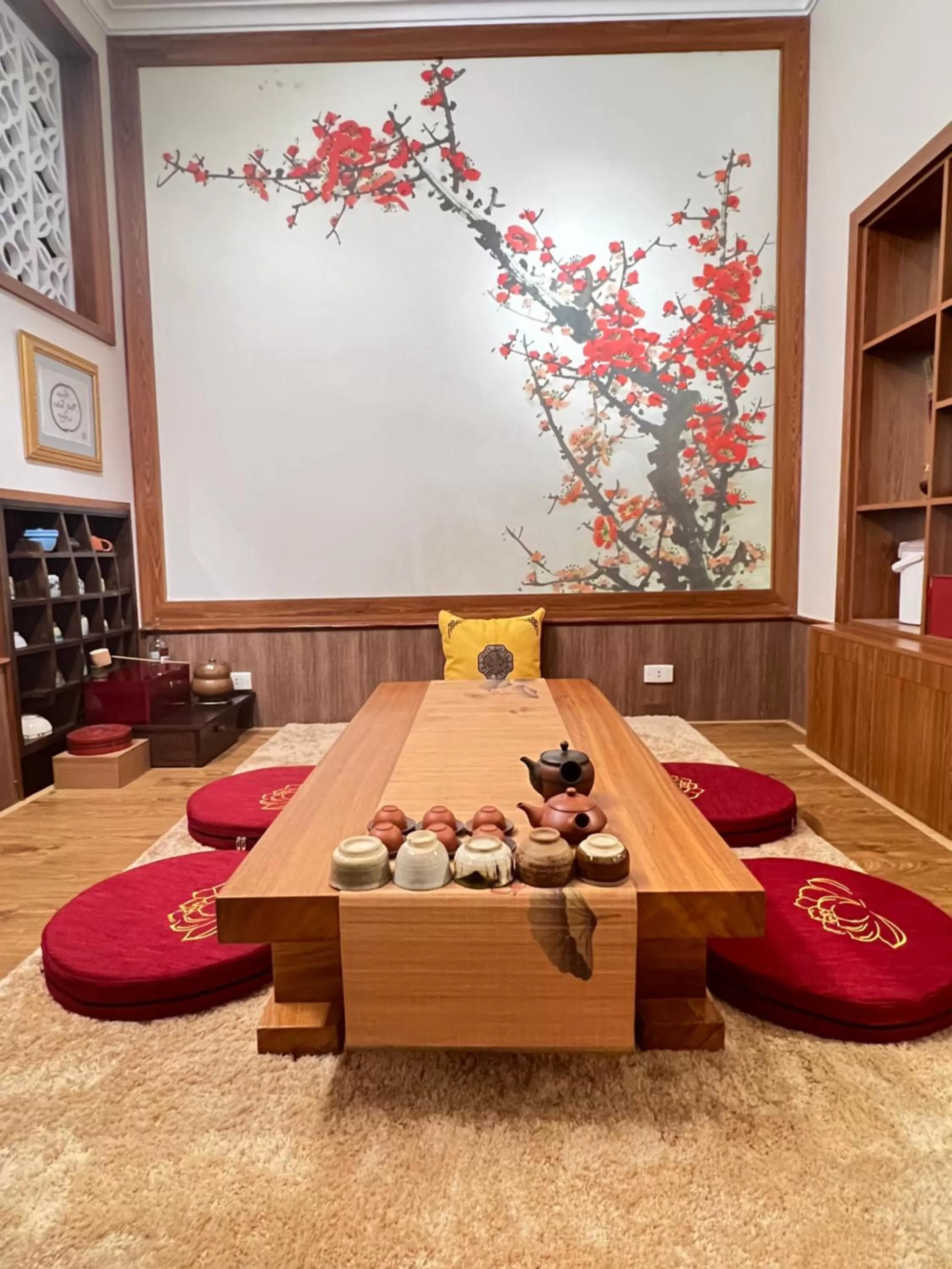 Library in Samatha Hotel Bai Chay, Ha Long