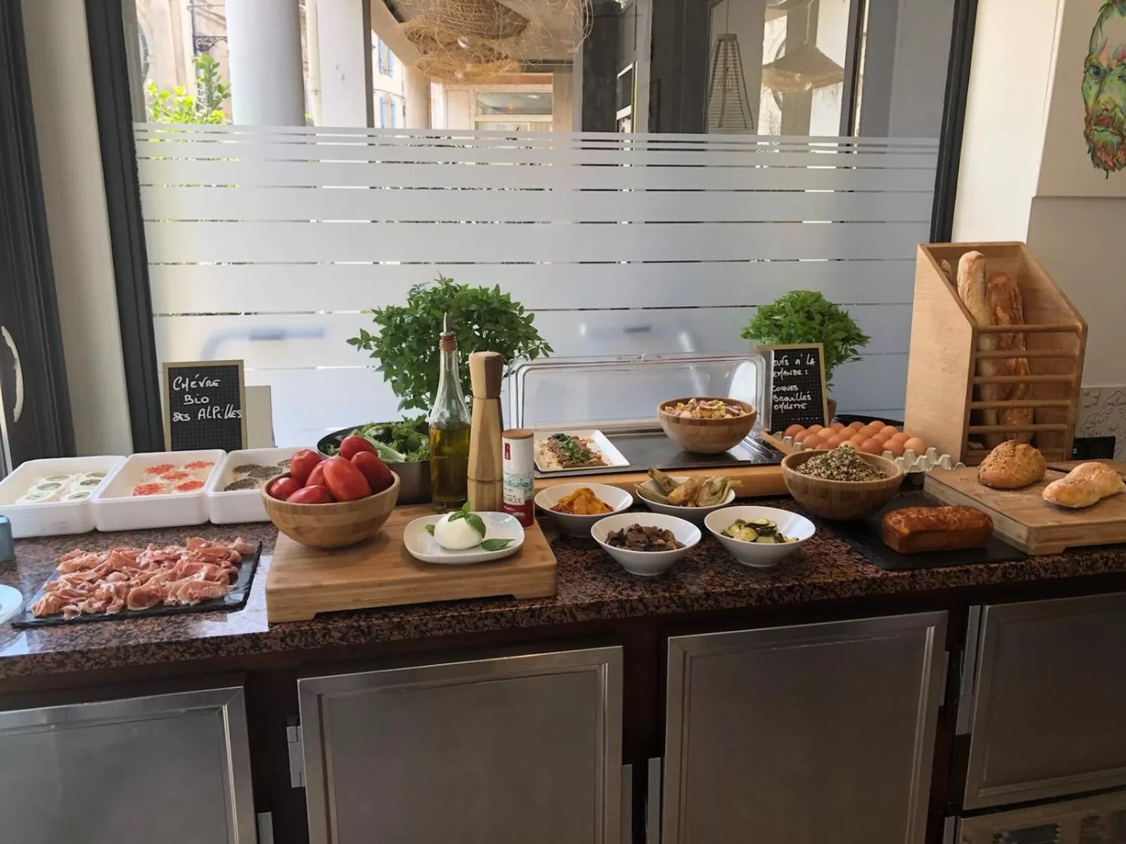 Buffet breakfast in Maison Volver