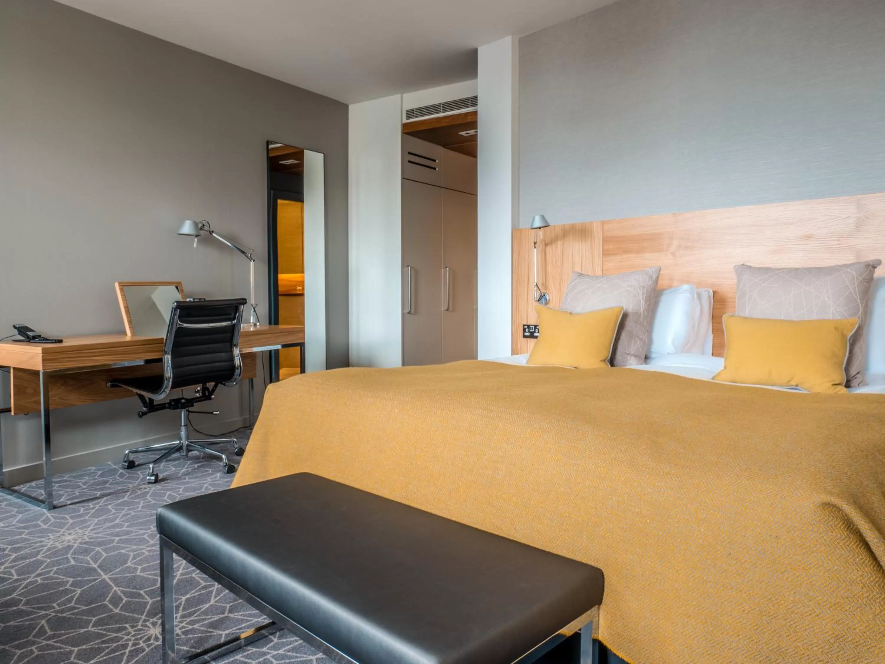 Bed in Apex Waterloo Place Hotel