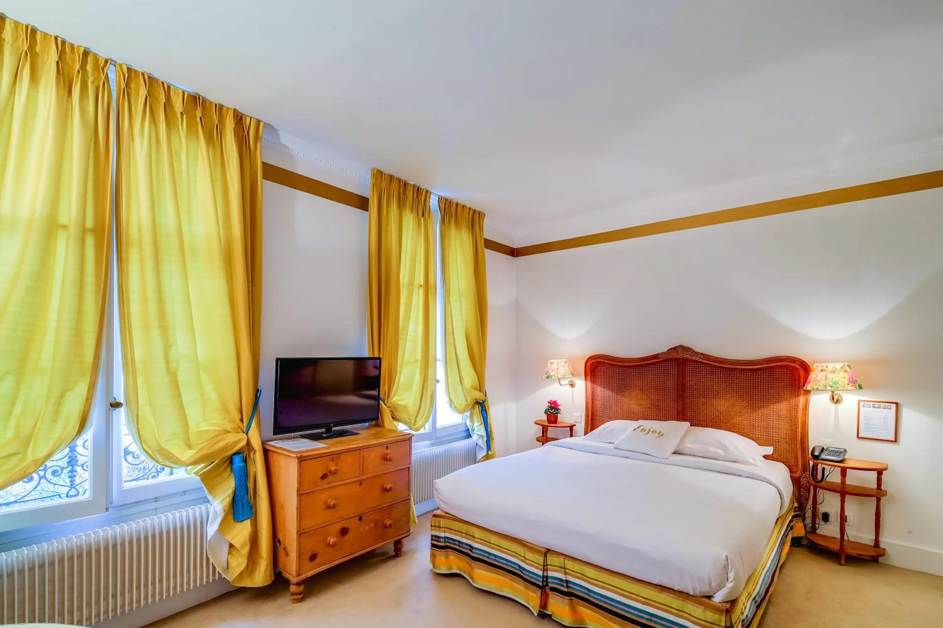 Photo of the whole room, Bed in Villa Escudier Appart-hôtel
