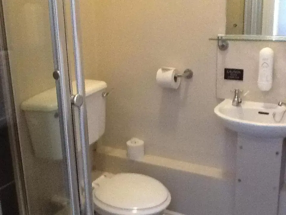 Single Room in The Duke of Wellington Wetherspoon Single Room in The Duke of Wellington Wetherspoon