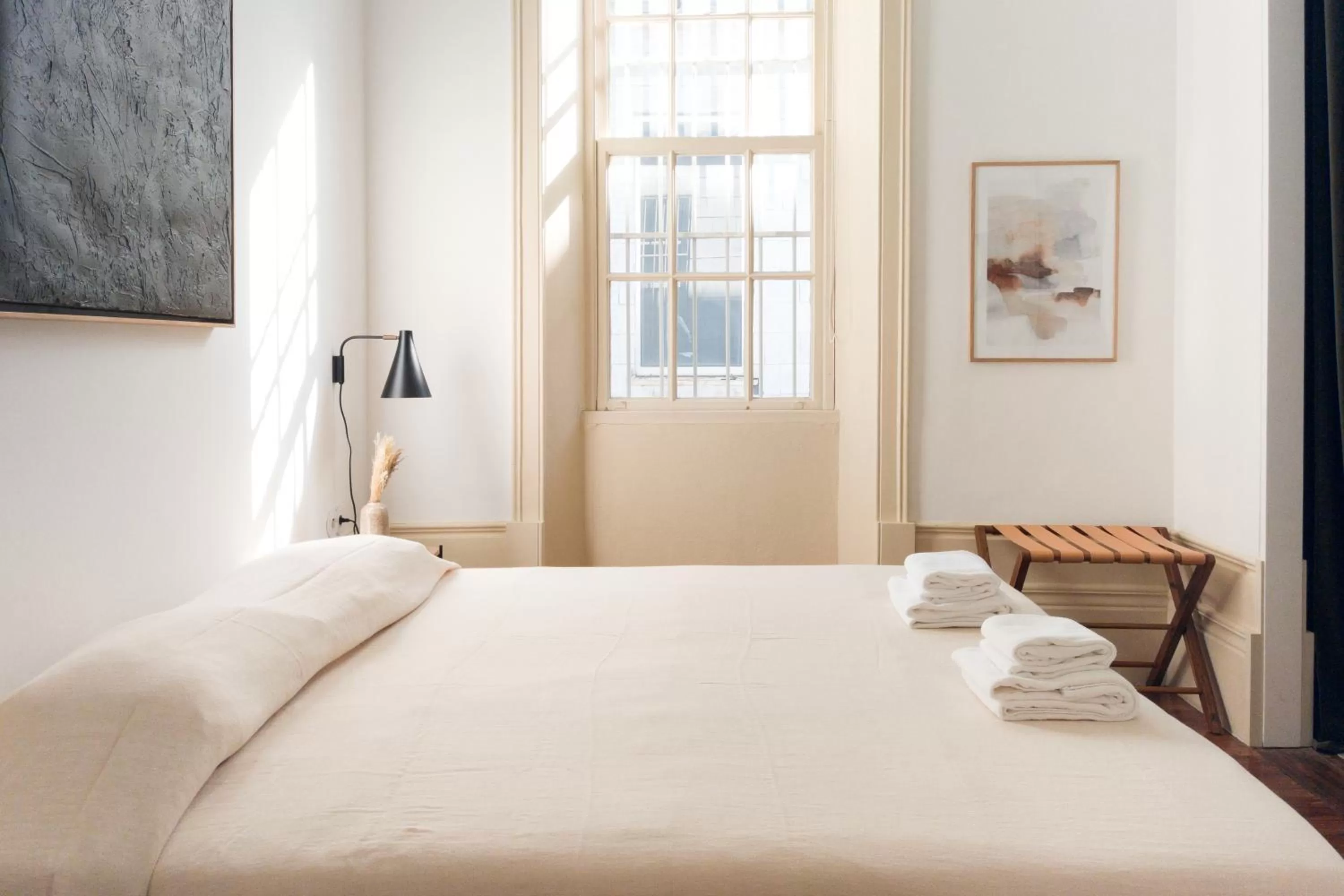 Bed in Alameda Suites @ Porto River