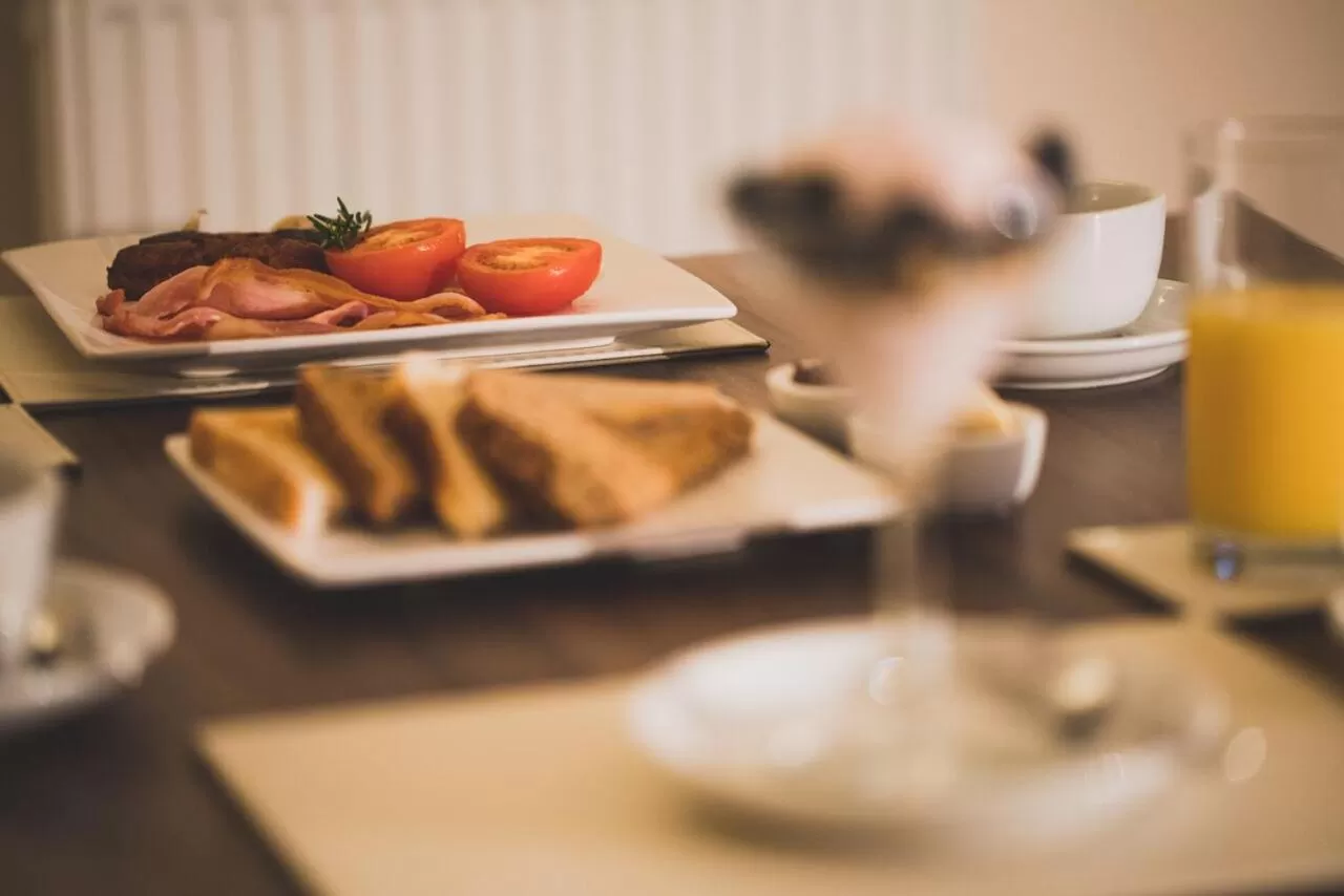 Breakfast in Anchor House 2 East Street Alford Lincolnshire LN13 9EQ