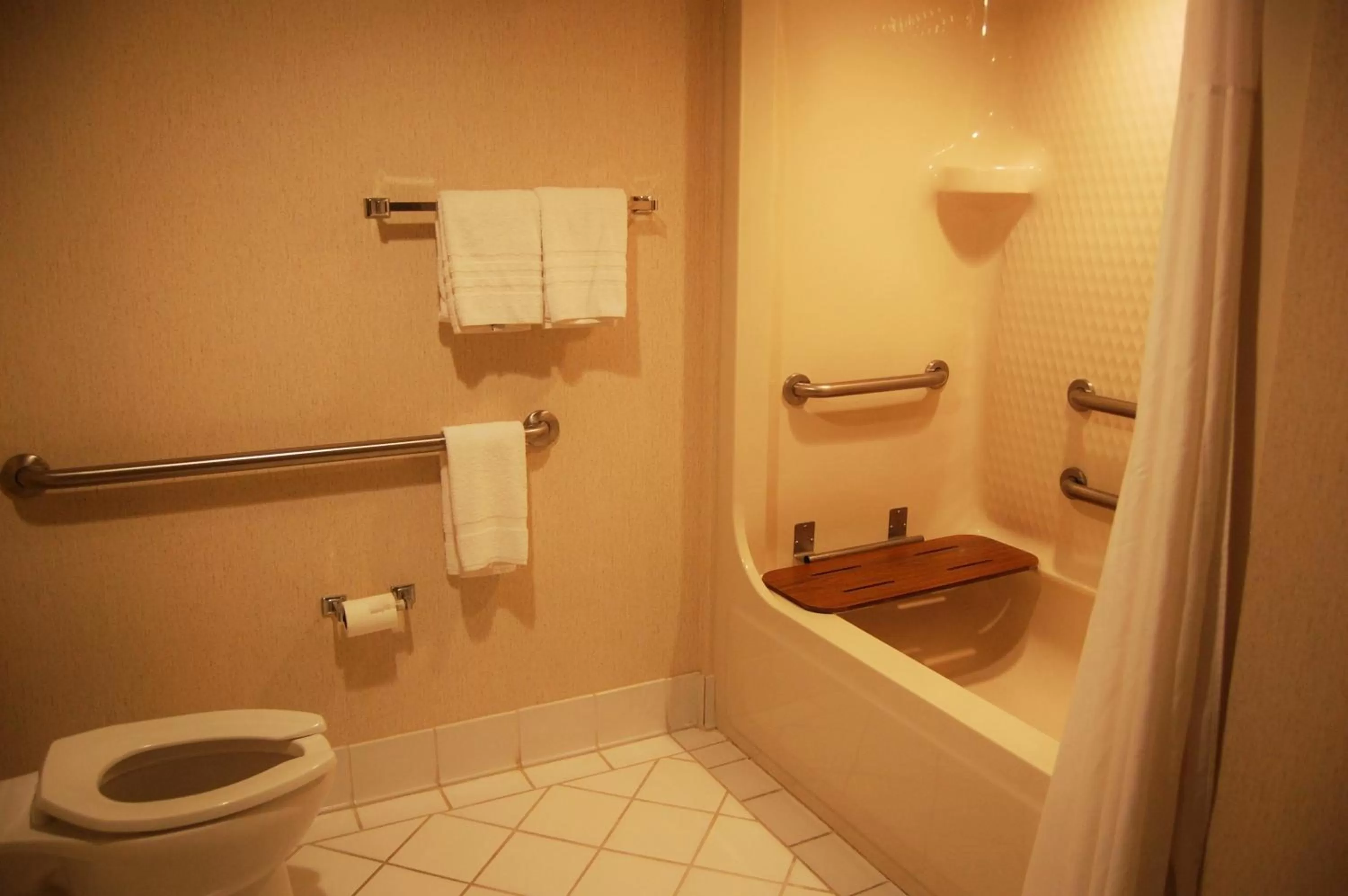 Bathroom in Super 8 by Wyndham Show Low
